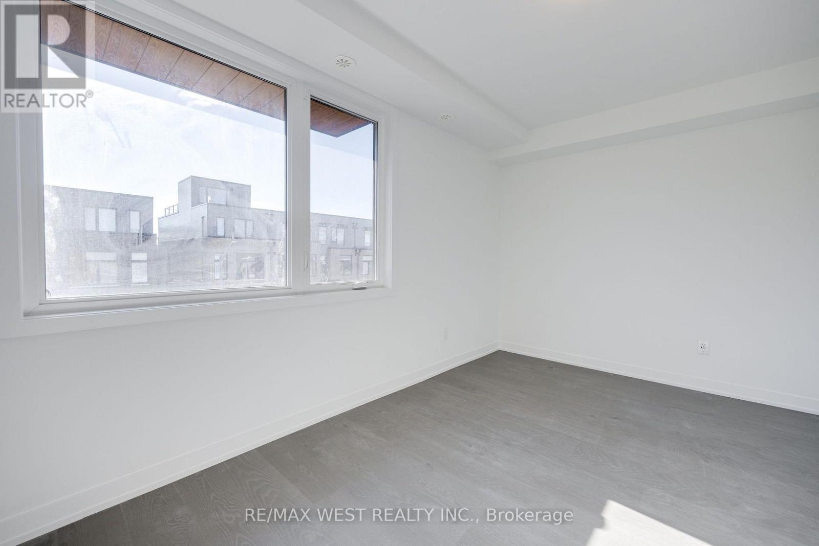 122 Green Gardens Boulevard, Toronto, Ontario  M6A 0E5 - Photo 18 - C13798352