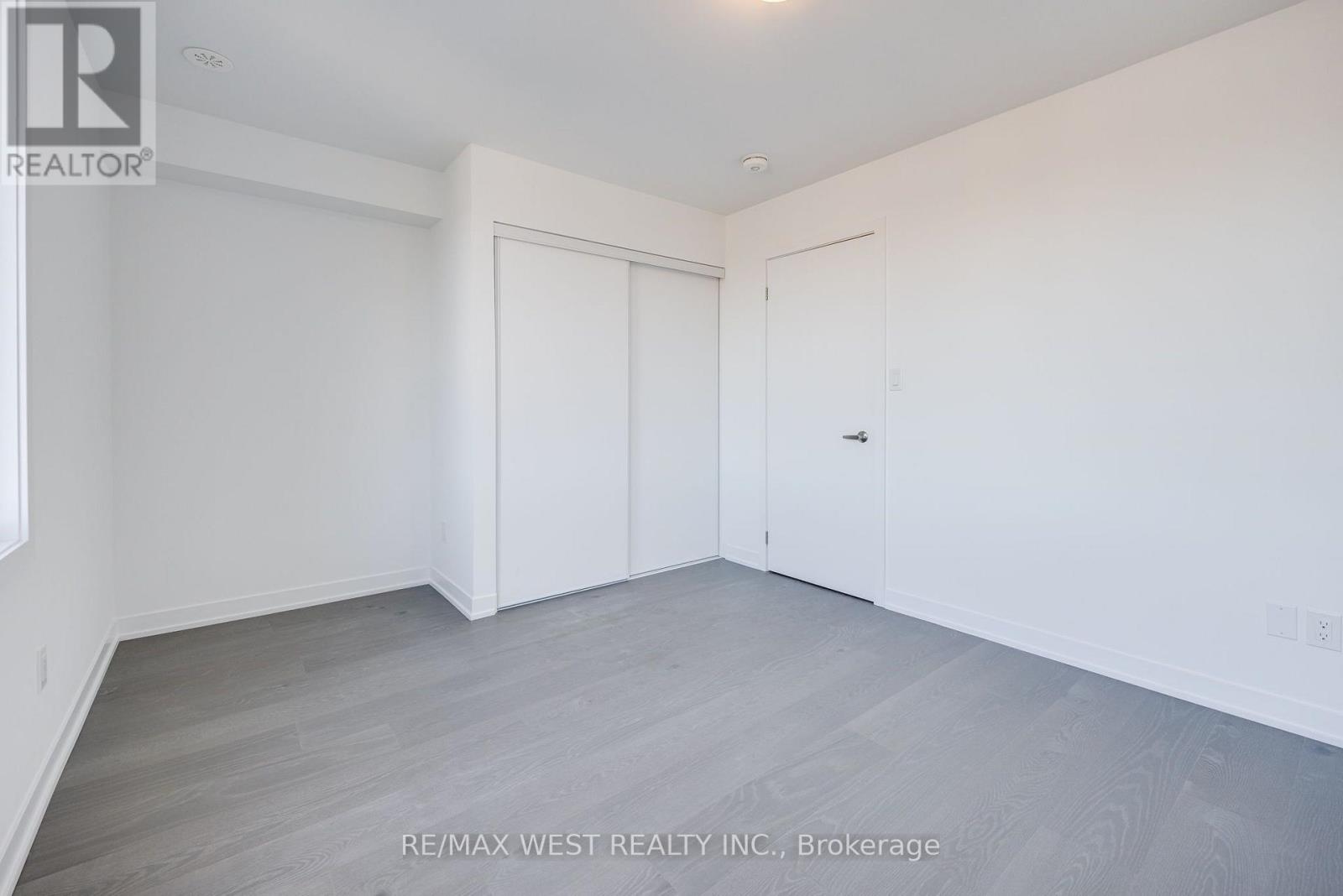 122 Green Gardens Boulevard, Toronto, Ontario  M6A 0E5 - Photo 17 - C13798352