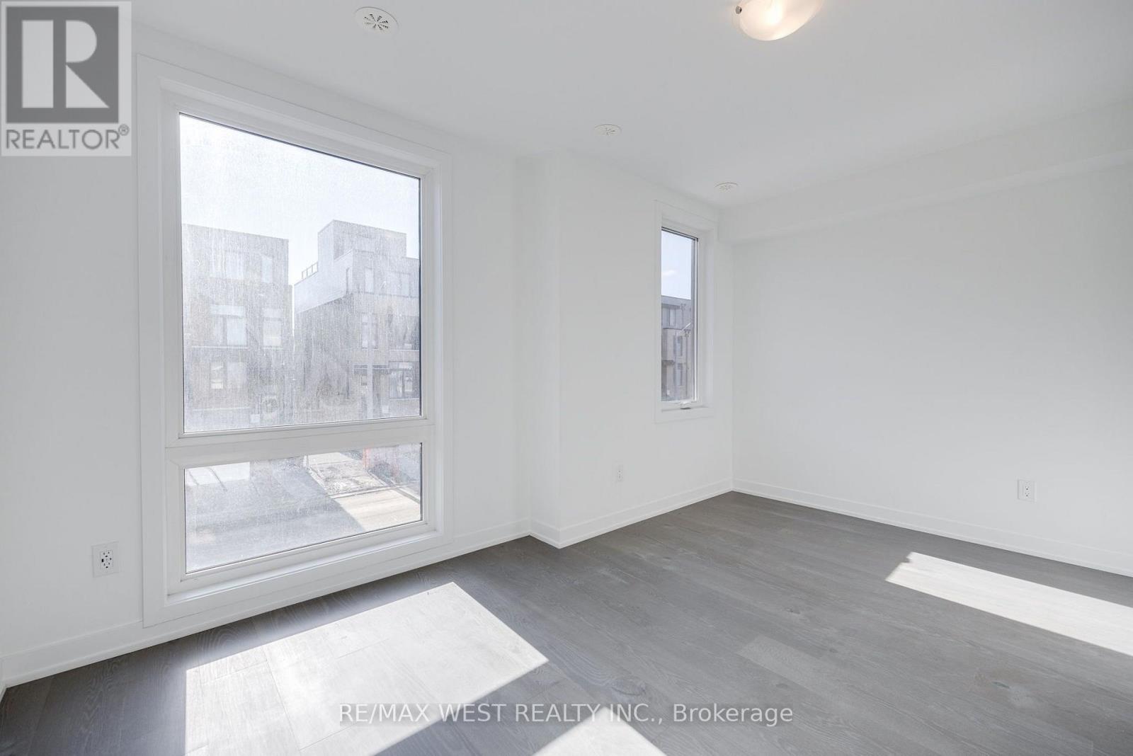 122 Green Gardens Boulevard, Toronto, Ontario  M6A 0E5 - Photo 11 - C13798352