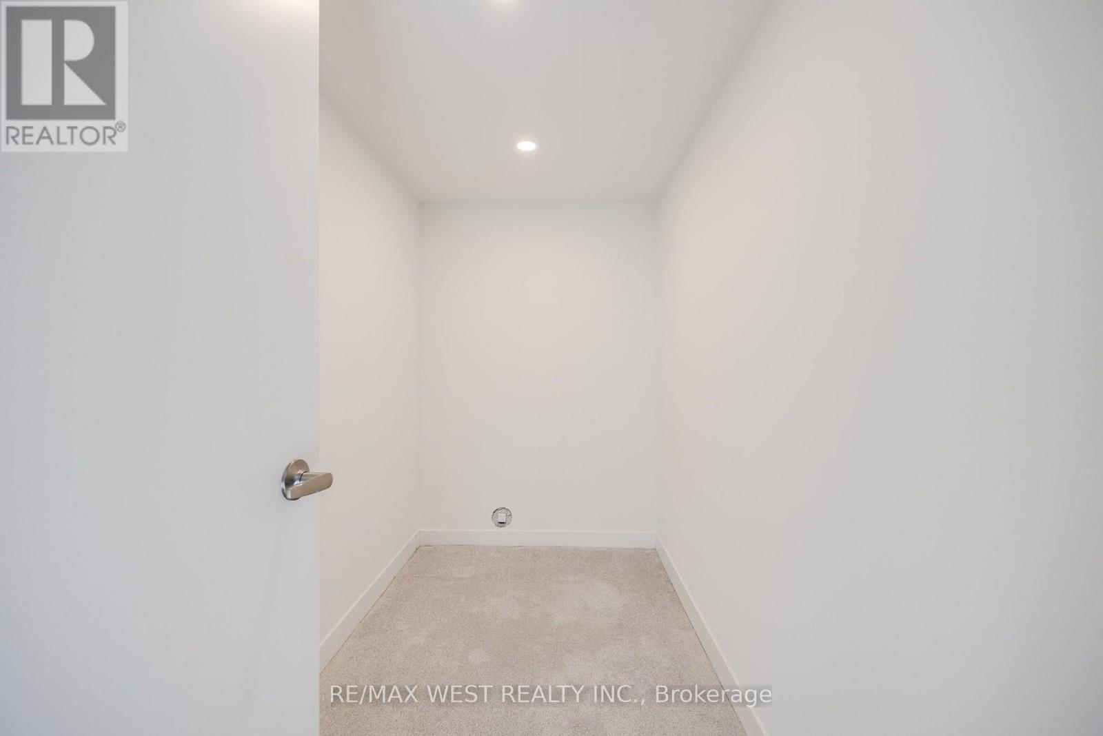 122 Green Gardens Boulevard, Toronto, Ontario  M6A 0E5 - Photo 26 - C13798352