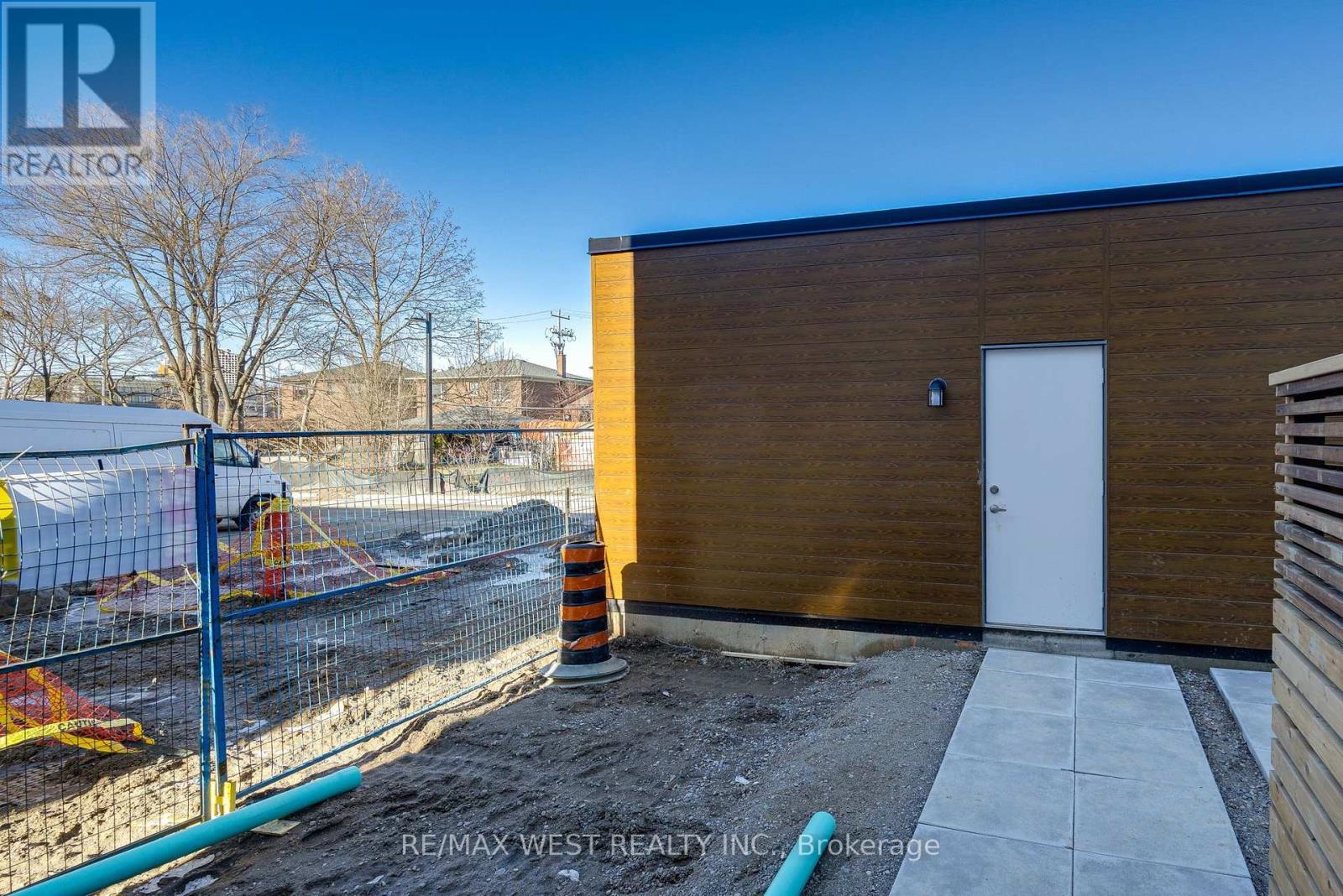 122 Green Gardens Boulevard, Toronto, Ontario  M6A 0E5 - Photo 33 - C13798352