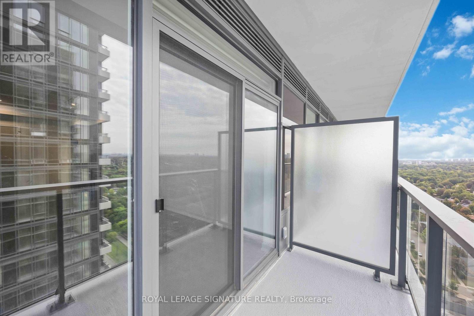 2216 - 4010 Eglinton Avenue W, Toronto, Ontario  M9A 0G5 - Photo 19 - W13776802