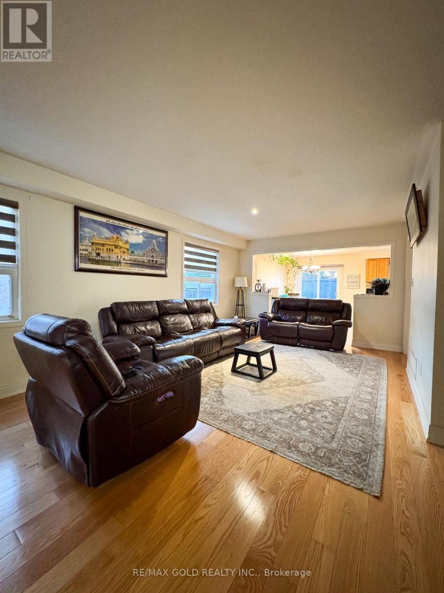 86 Turquoise Crescent, Brampton, Ontario  L6P 0Z8 - Photo 13 - W13798708