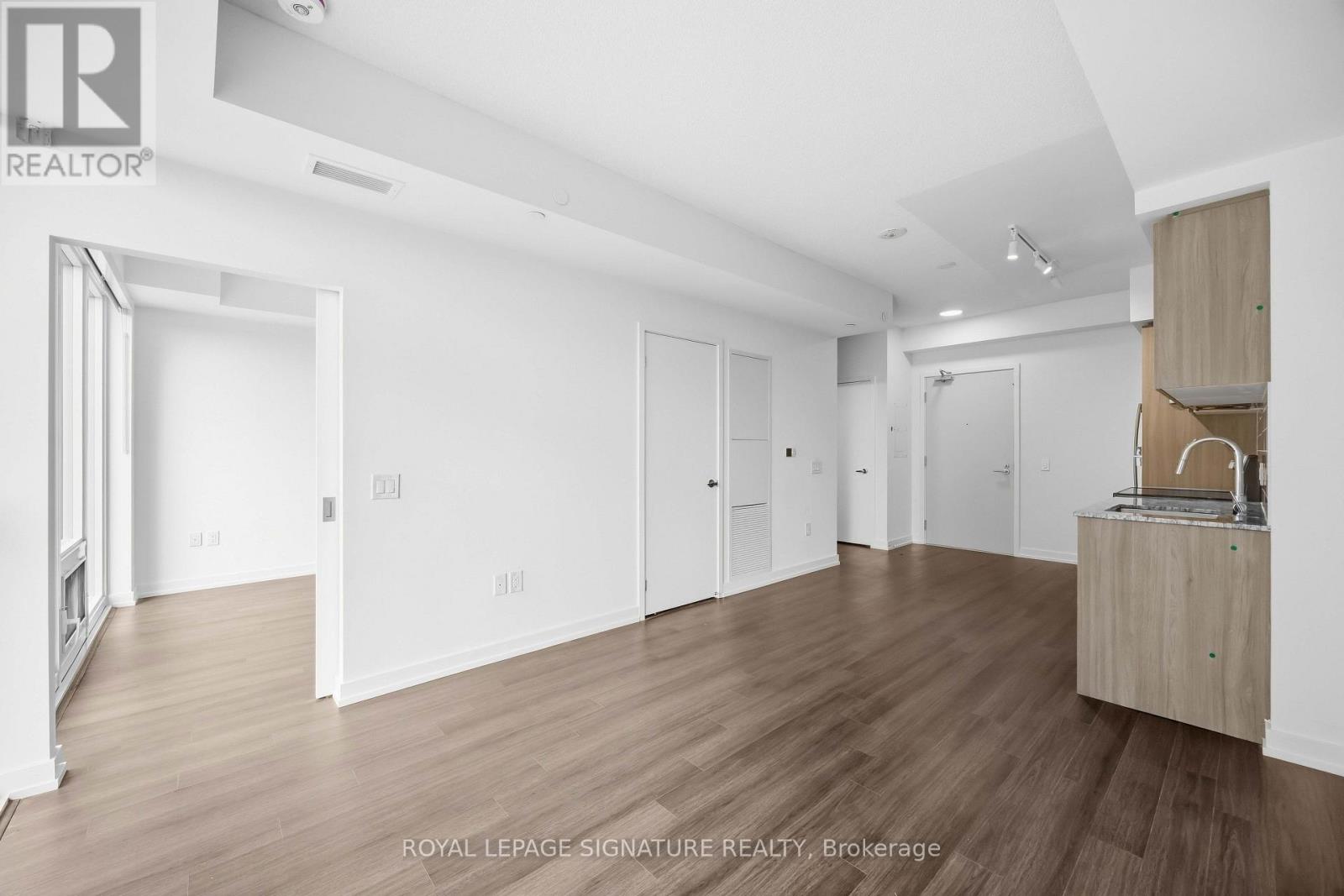 2216 - 4010 Eglinton Avenue W, Toronto, Ontario  M9A 0G5 - Photo 8 - W13776802
