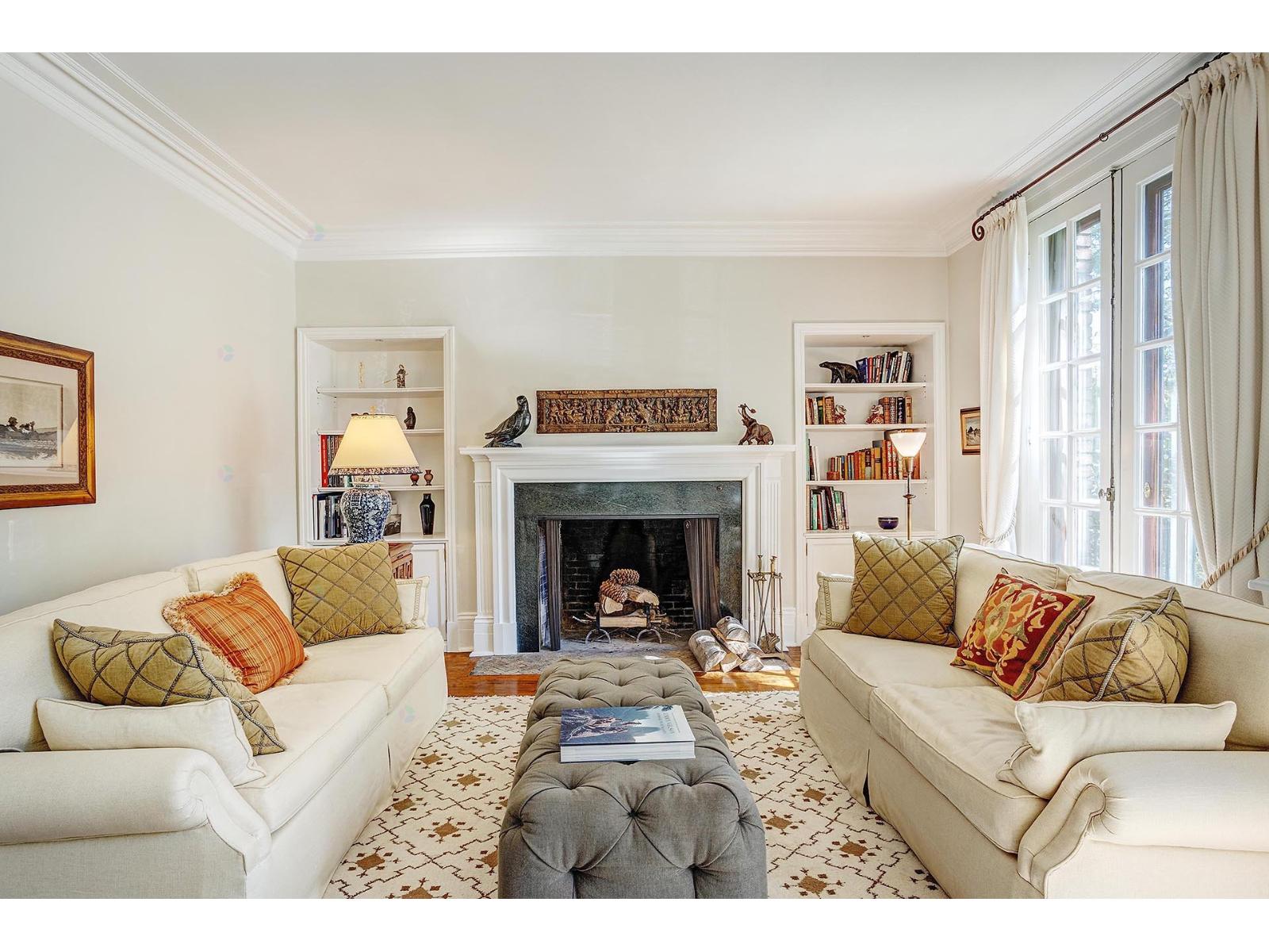 123 Av. Arlington Westmount Quebec Canada H3Y2W5 5