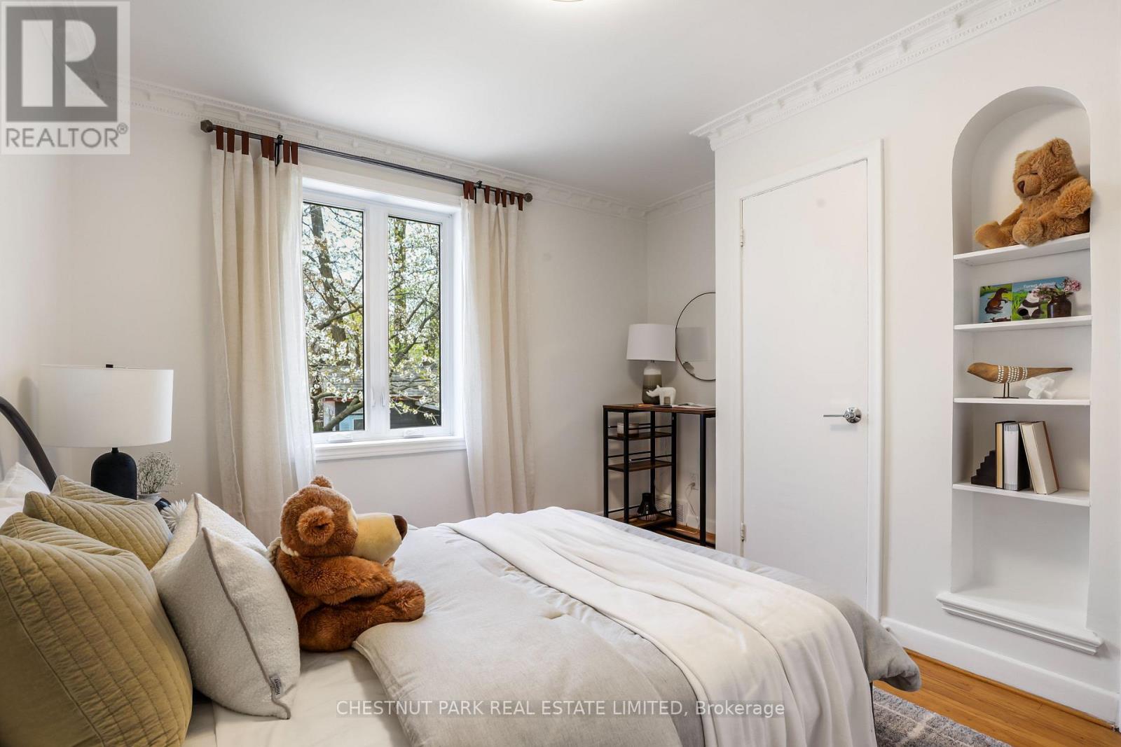 27 Cedarcrest Drive, Toronto, Ontario  M9A 2V4 - Photo 19 - W13801196