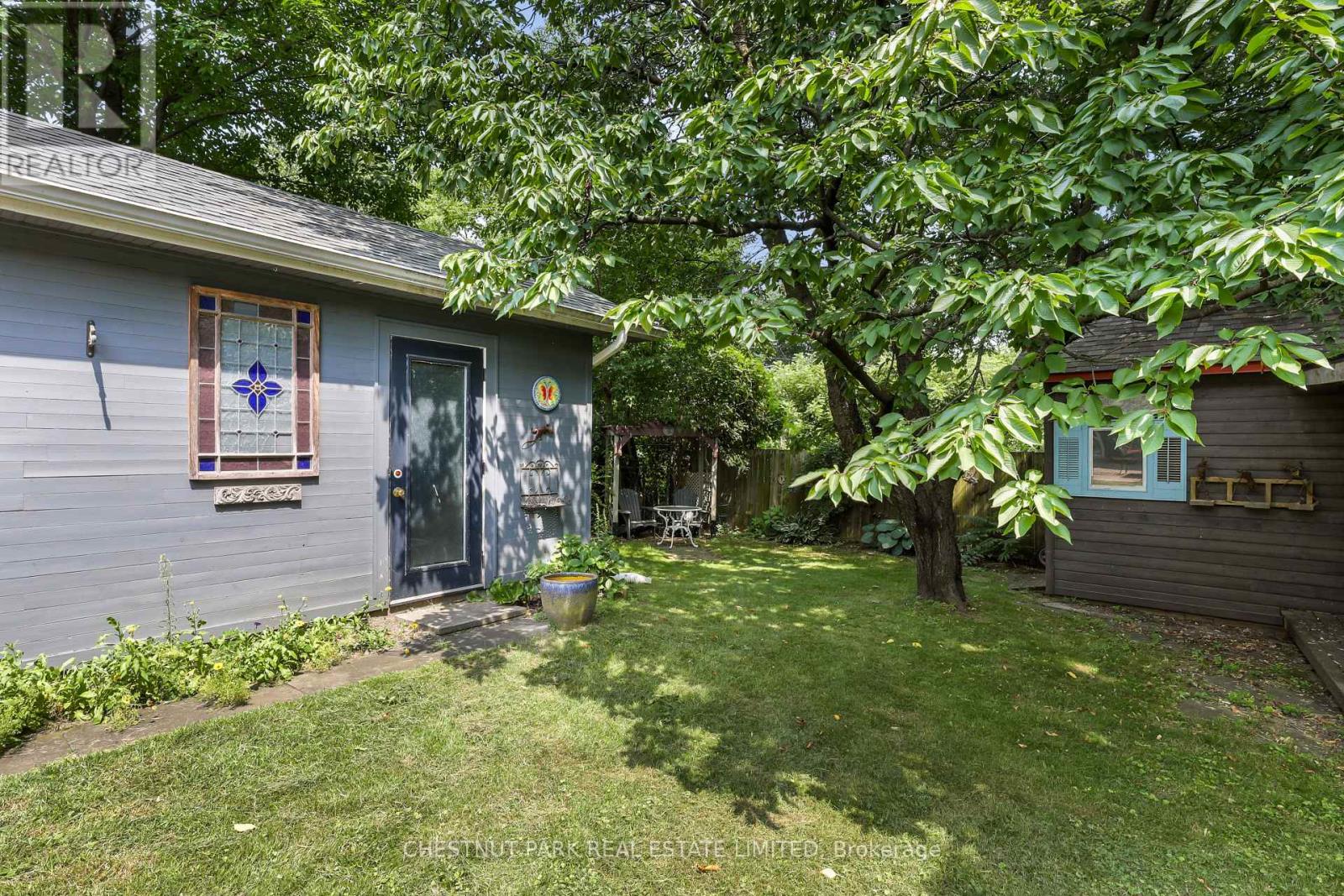 27 Cedarcrest Drive, Toronto, Ontario  M9A 2V4 - Photo 36 - W13801196