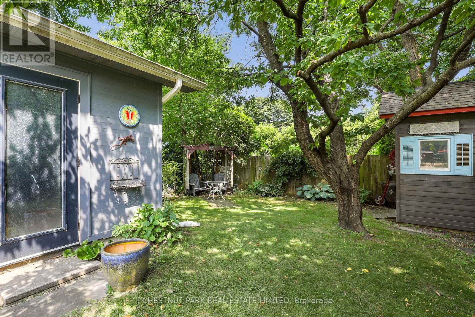 27 Cedarcrest Drive, Toronto, Ontario  M9A 2V4 - Photo 37 - W13801196