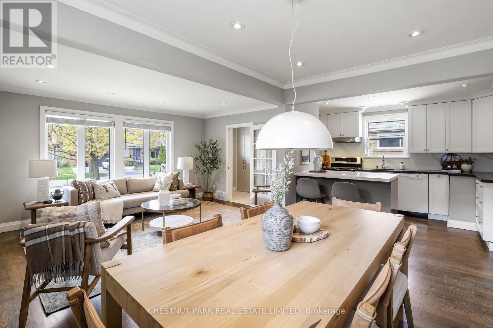 27 Cedarcrest Drive, Toronto, Ontario  M9A 2V4 - Photo 7 - W13801196