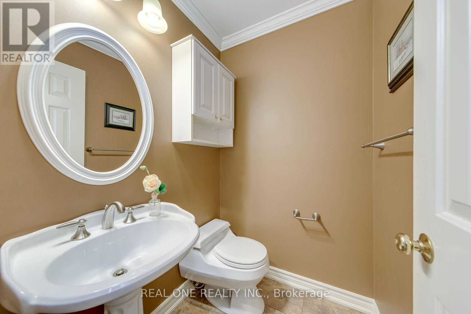 3944 Glamis Court, Mississauga, Ontario  L5L 3N5 - Photo 12 - W13801206