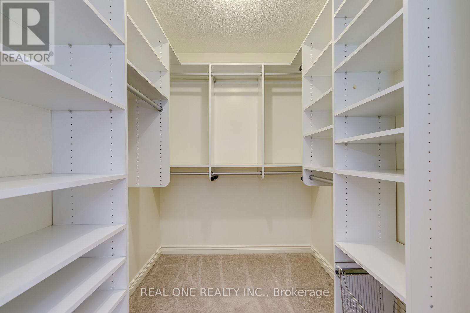 3944 Glamis Court, Mississauga, Ontario  L5L 3N5 - Photo 18 - W13801206