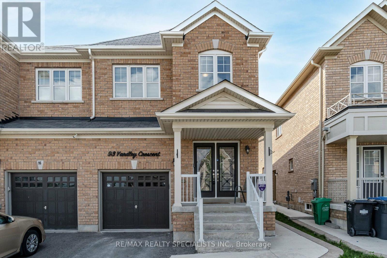 93 Yardley Crescent, Brampton, Ontario  L6X 5L8 - Photo 1 - W13801210