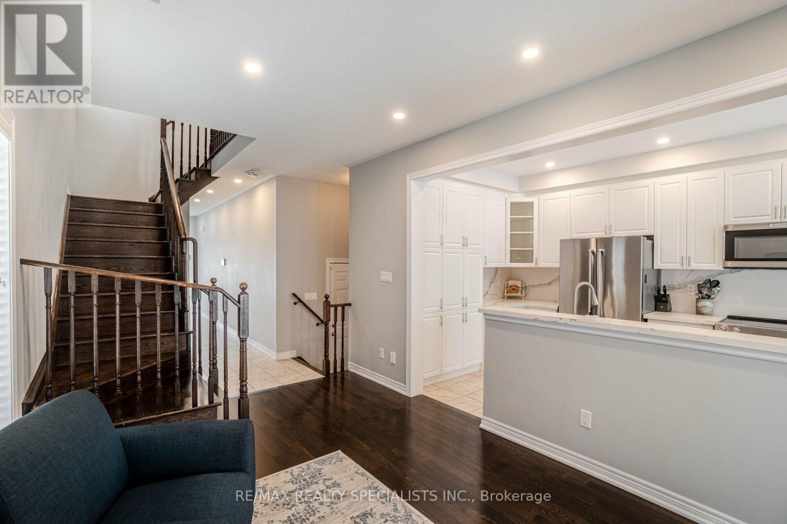 93 Yardley Crescent, Brampton, Ontario  L6X 5L8 - Photo 10 - W13801210