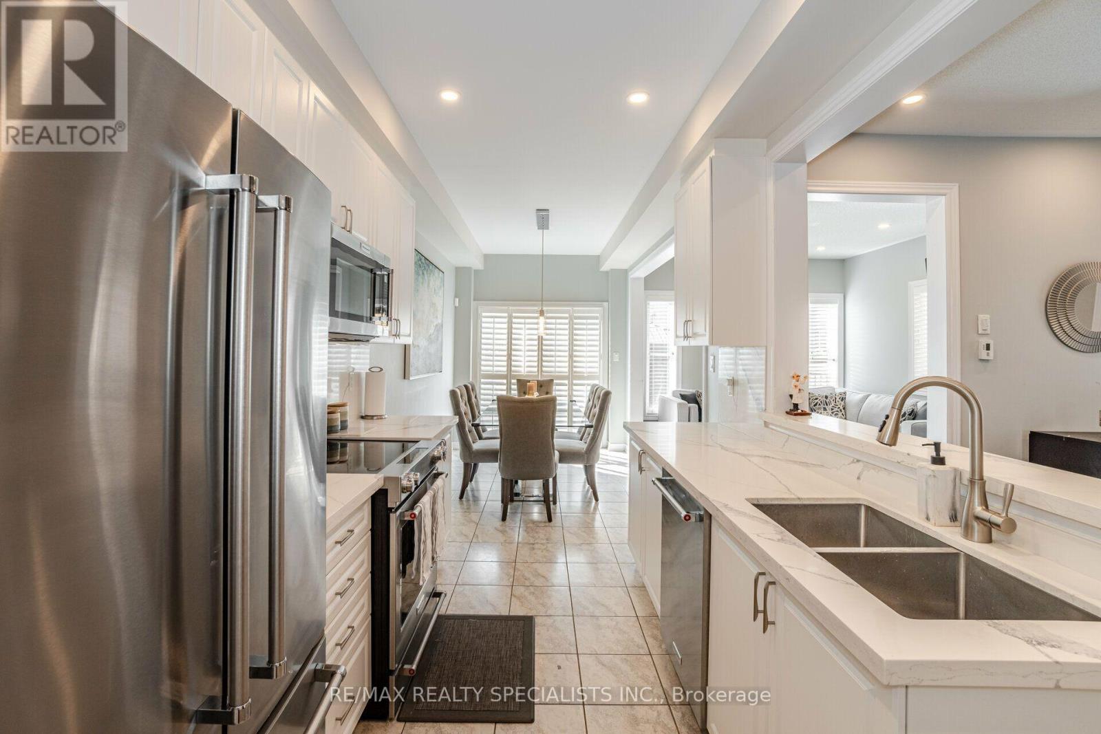 93 Yardley Crescent, Brampton, Ontario  L6X 5L8 - Photo 11 - W13801210