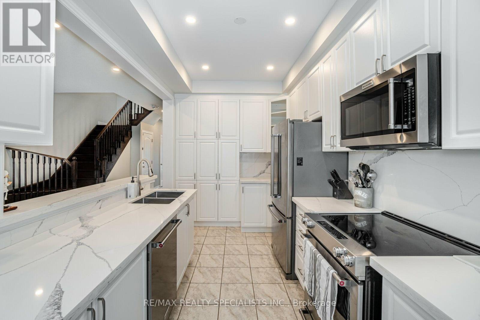 93 Yardley Crescent, Brampton, Ontario  L6X 5L8 - Photo 13 - W13801210