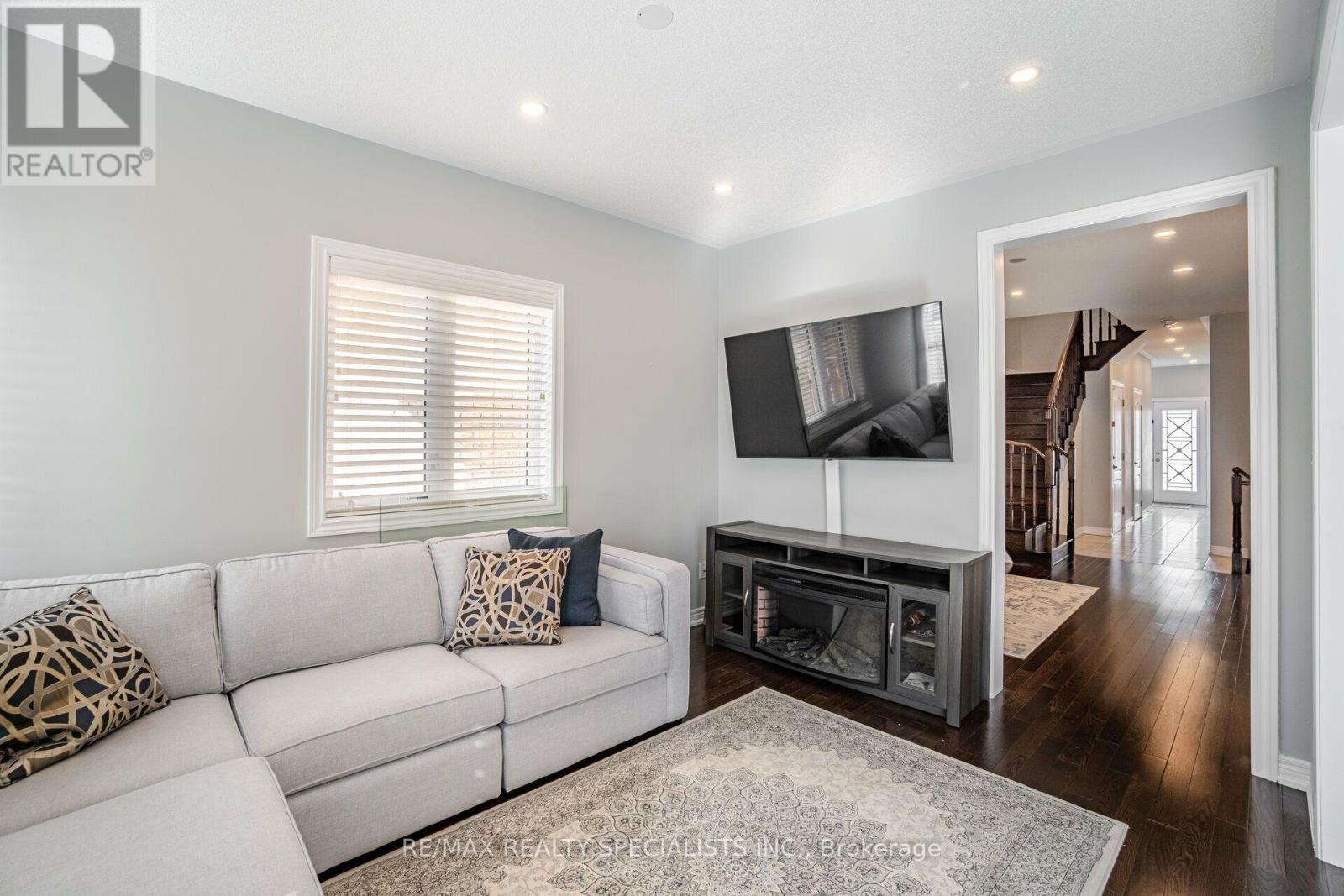 93 Yardley Crescent, Brampton, Ontario  L6X 5L8 - Photo 21 - W13801210