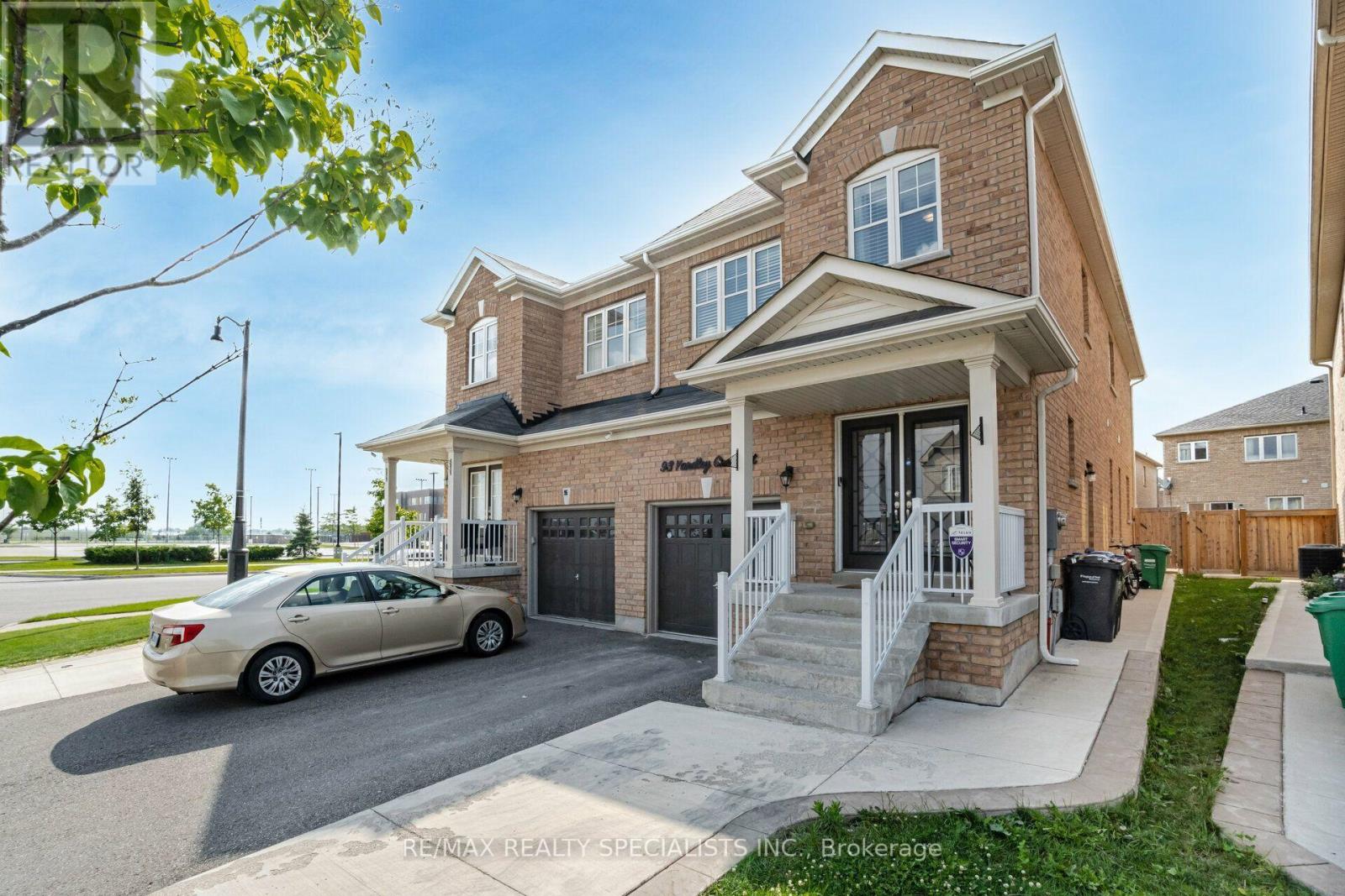 93 Yardley Crescent, Brampton, Ontario  L6X 5L8 - Photo 3 - W13801210