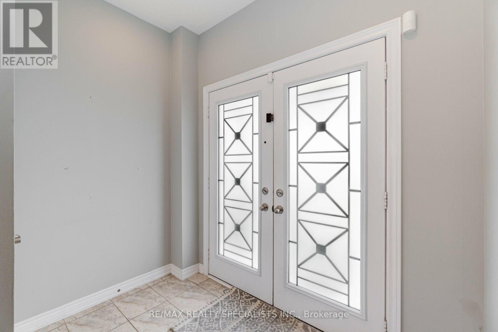 93 Yardley Crescent, Brampton, Ontario  L6X 5L8 - Photo 6 - W13801210