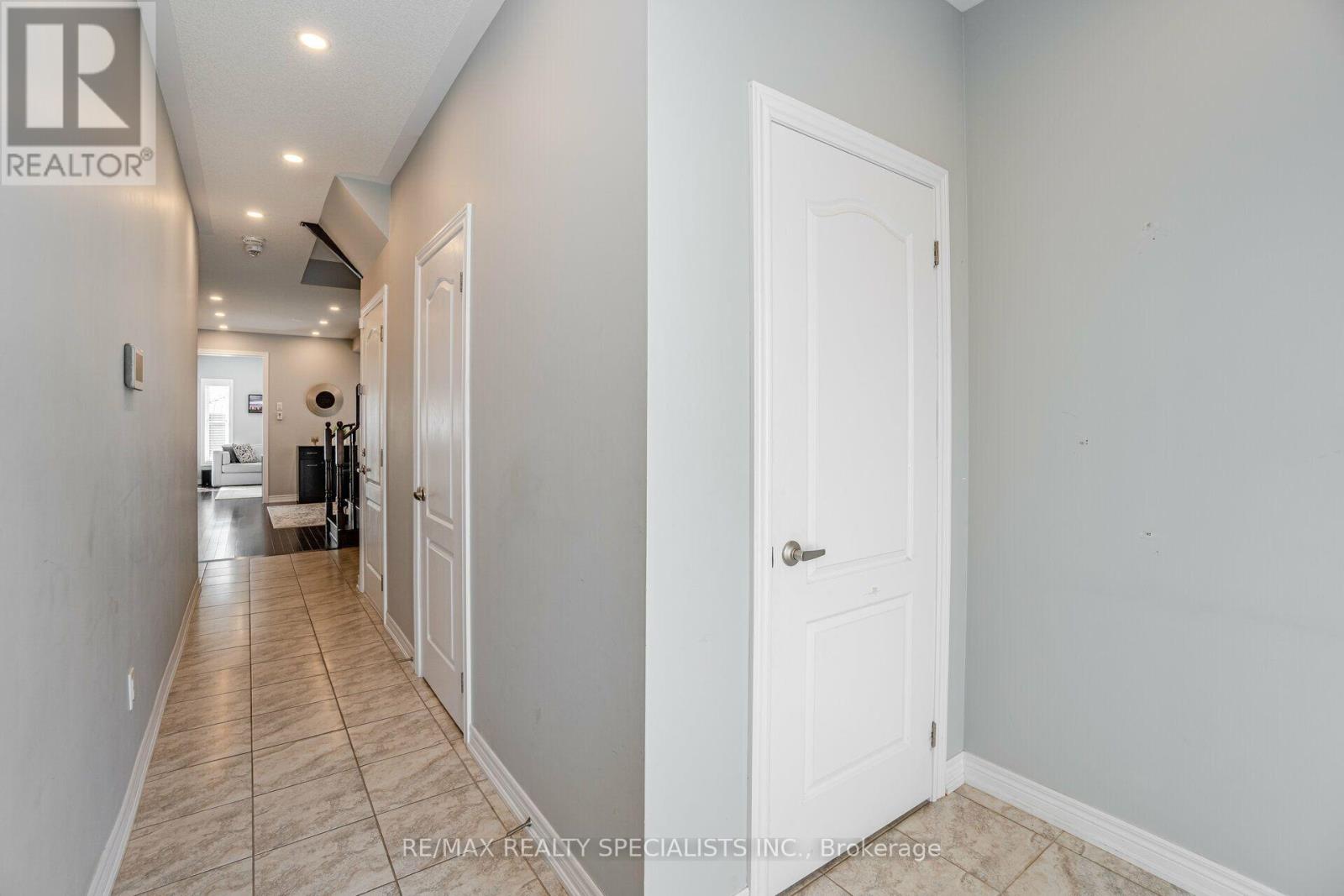 93 Yardley Crescent, Brampton, Ontario  L6X 5L8 - Photo 7 - W13801210