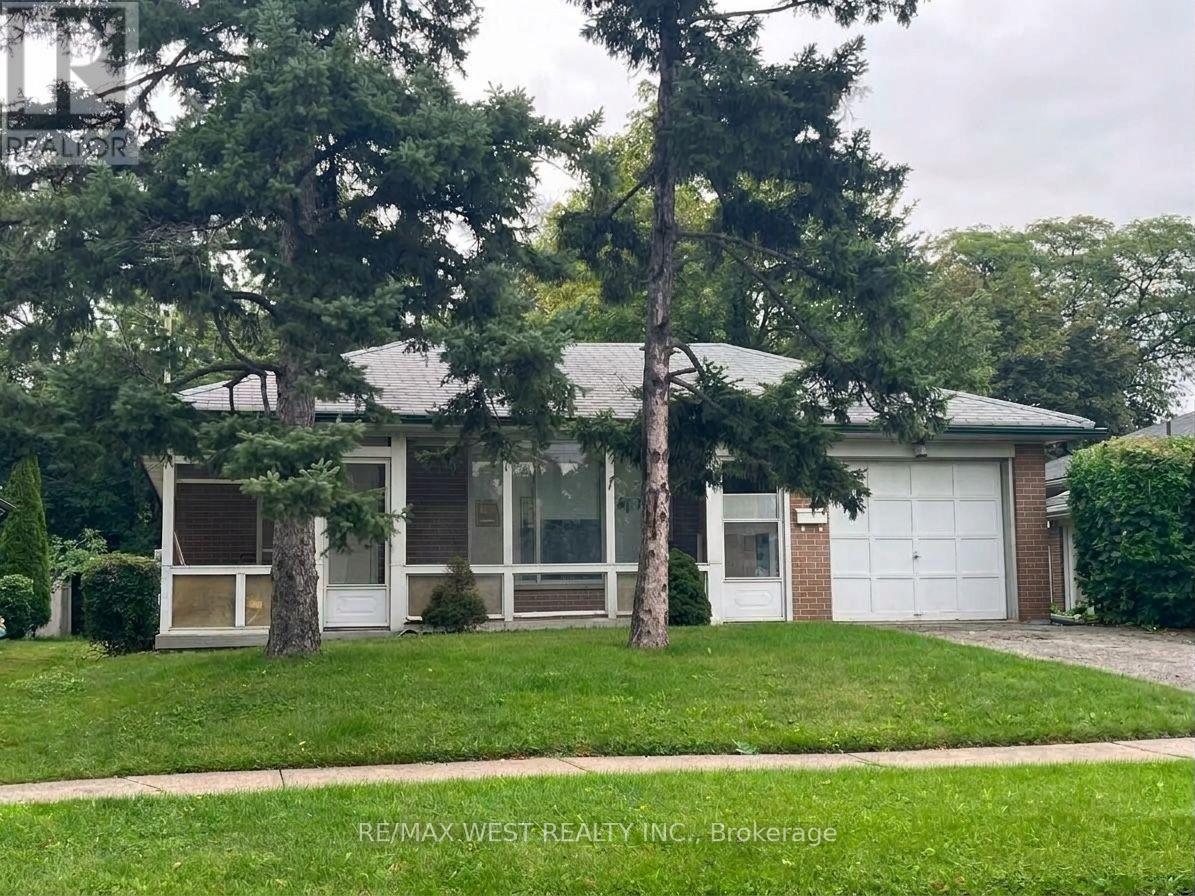 49 BRADDOCK ROAD, Toronto, Ontario