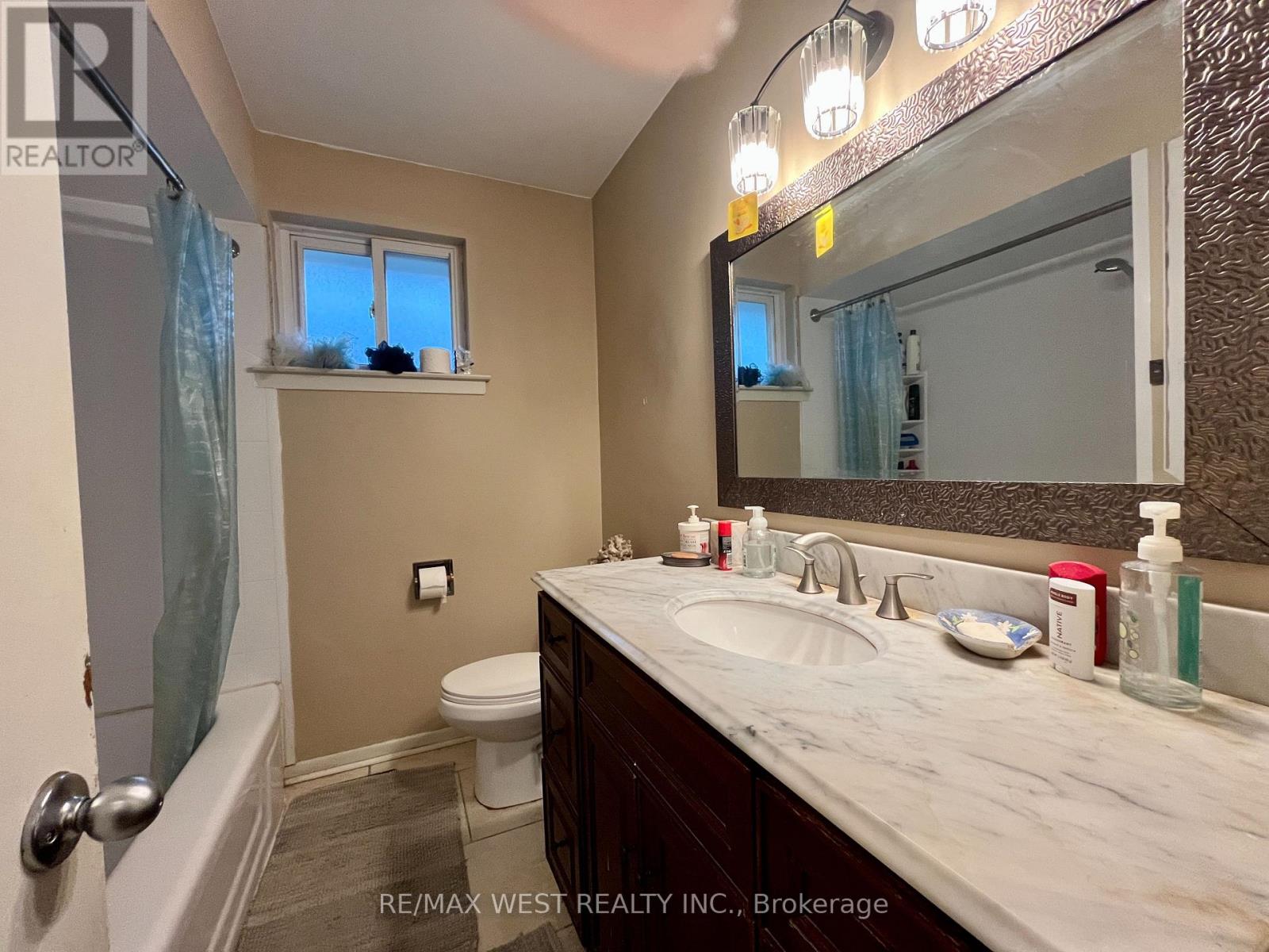 49 Braddock Road, Toronto, Ontario  M9W 5H6 - Photo 10 - W13801220
