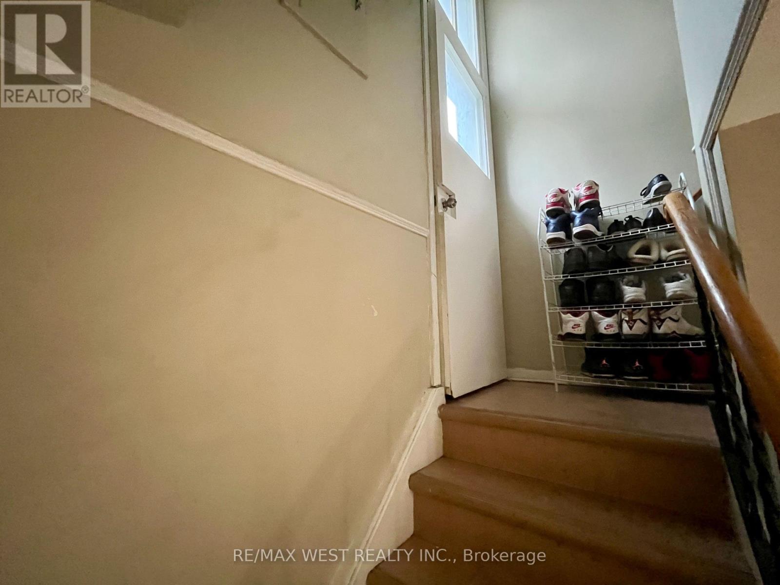 49 Braddock Road, Toronto, Ontario  M9W 5H6 - Photo 12 - W13801220