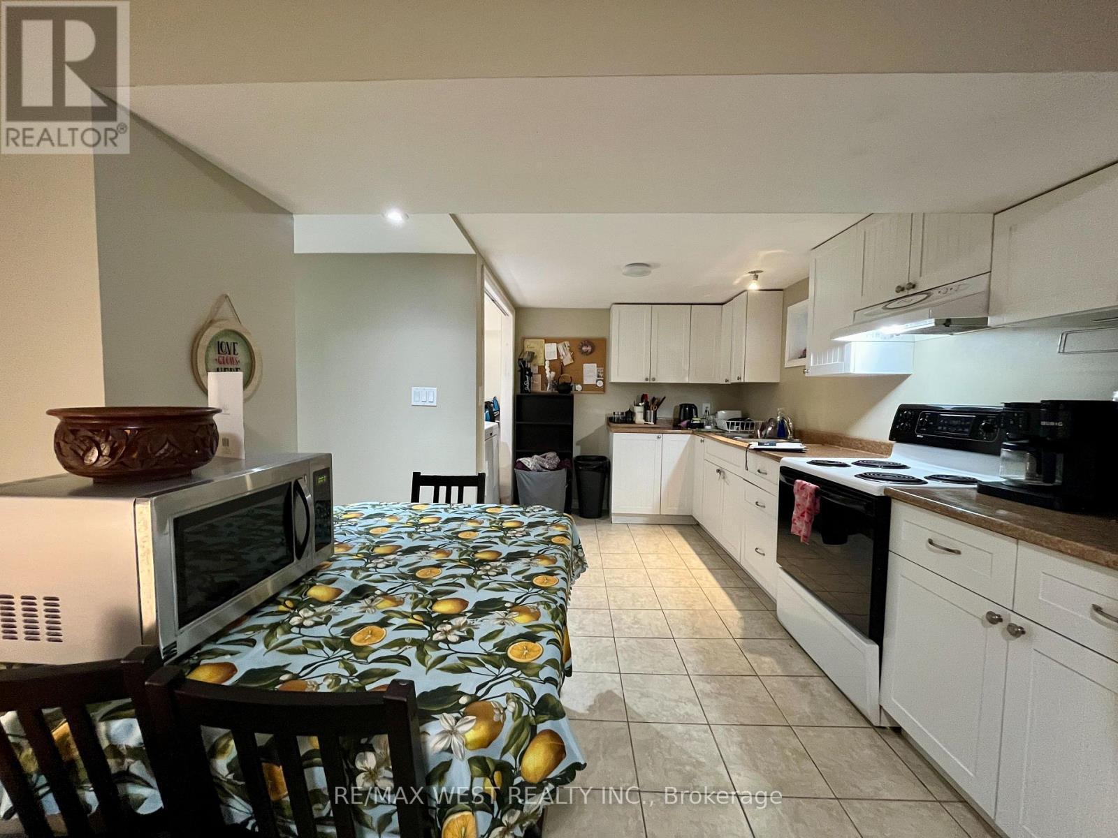 49 Braddock Road, Toronto, Ontario  M9W 5H6 - Photo 15 - W13801220