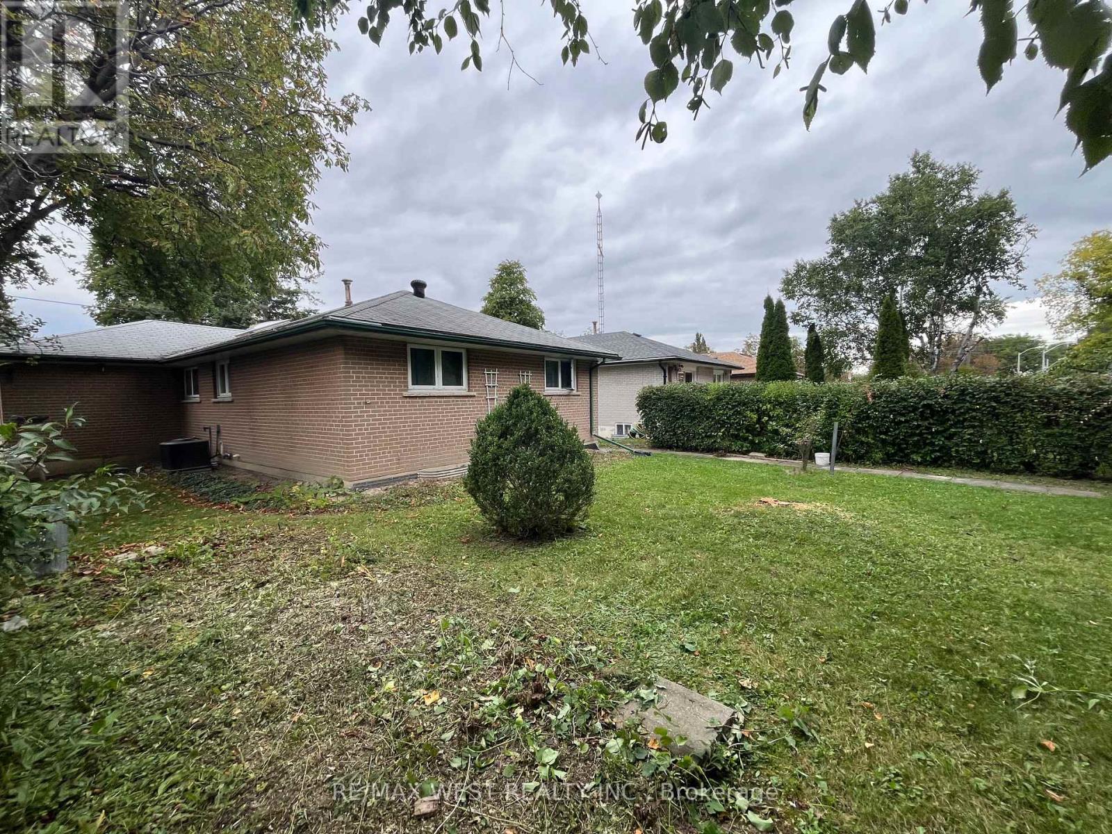 49 Braddock Road, Toronto, Ontario  M9W 5H6 - Photo 22 - W13801220