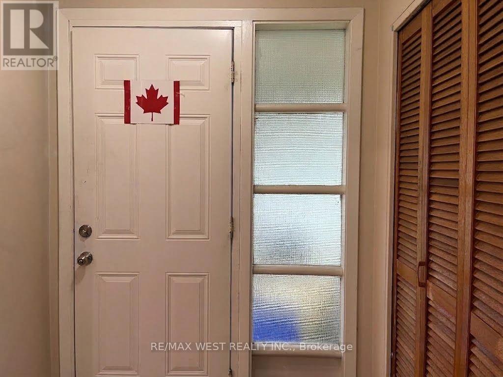 49 Braddock Road, Toronto, Ontario  M9W 5H6 - Photo 3 - W13801220