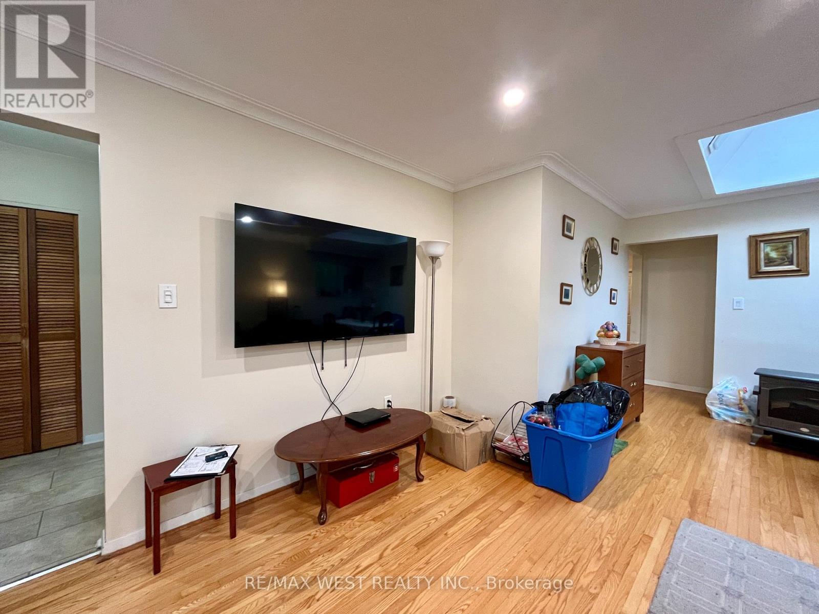 49 Braddock Road, Toronto, Ontario  M9W 5H6 - Photo 5 - W13801220