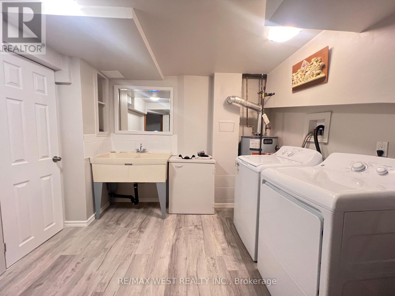 57 Starview Drive, Toronto, Ontario  M9M 1K7 - Photo 5 - W13801270