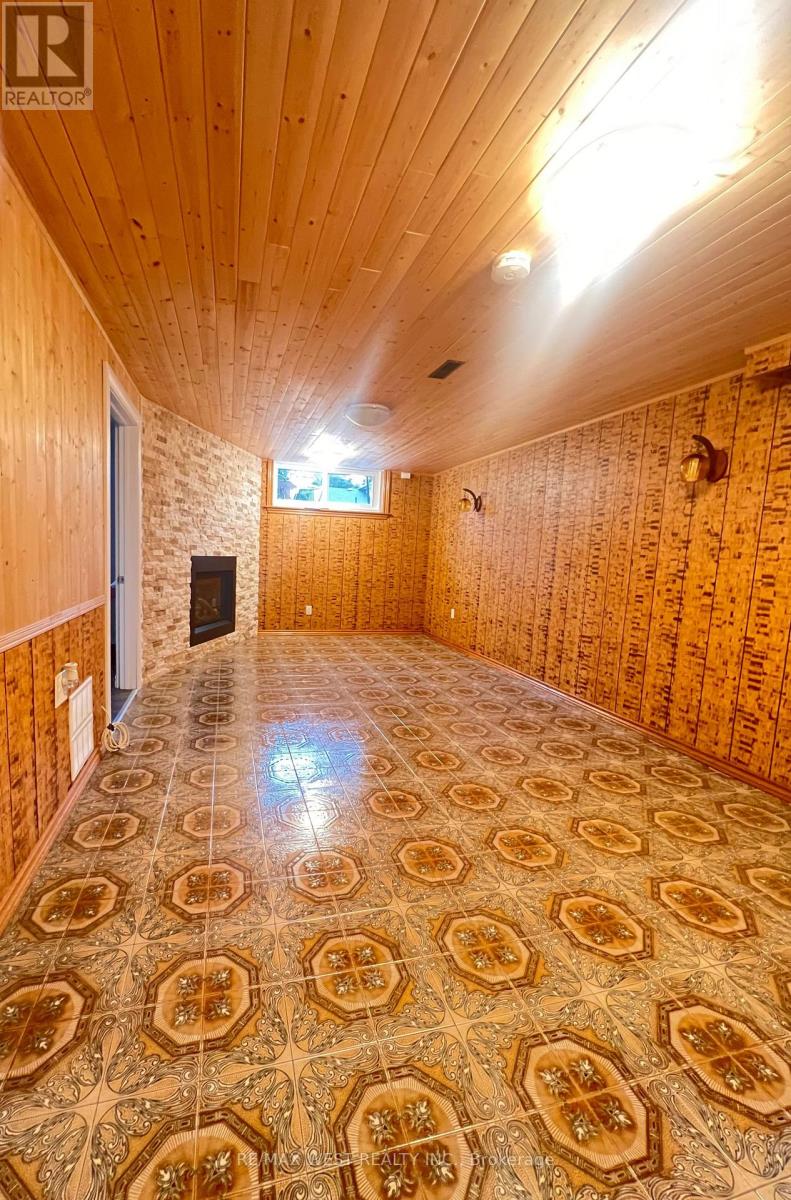 57 Starview Drive, Toronto, Ontario  M9M 1K7 - Photo 7 - W13801270