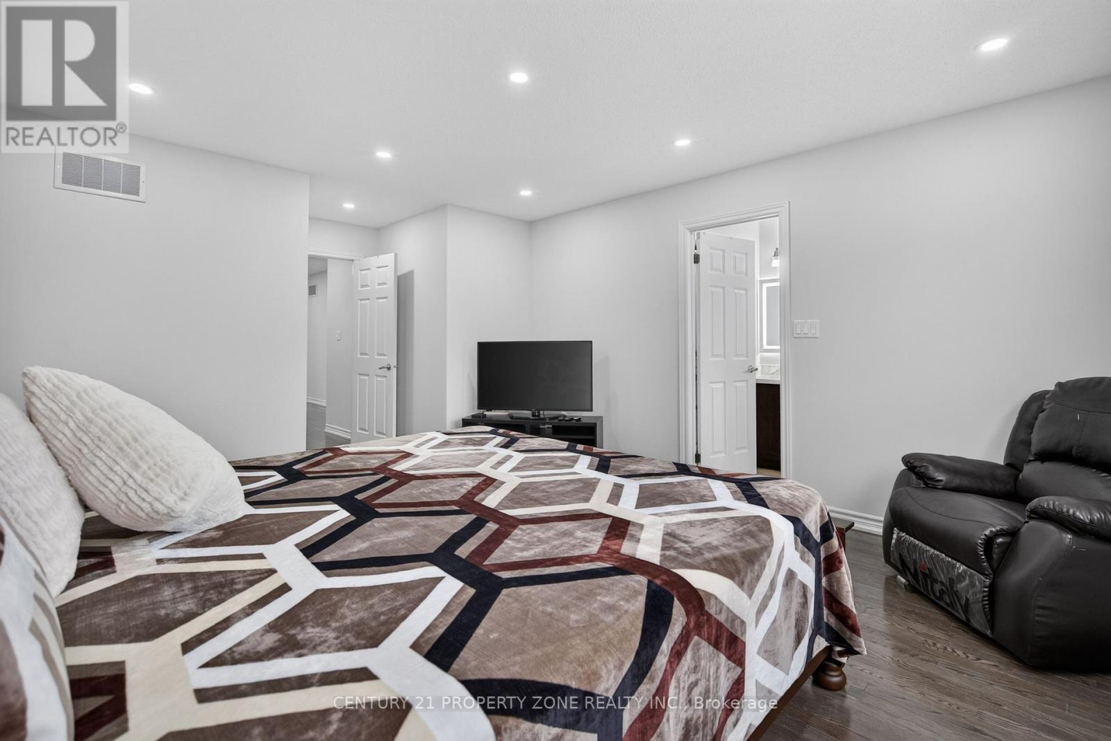 11 Selsdon Street, Brampton, Ontario  L6X 3E3 - Photo 27 - W13801328