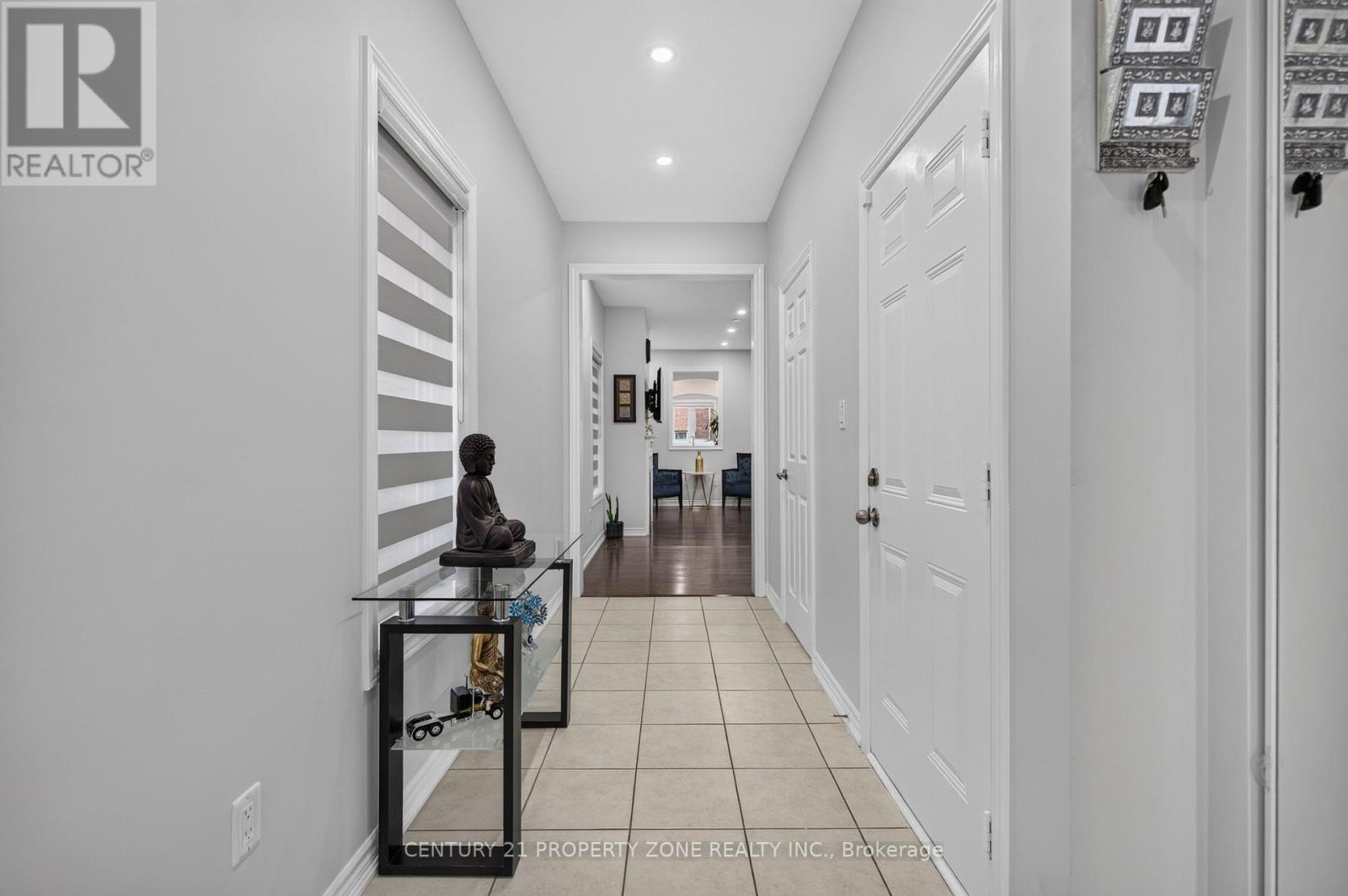 11 Selsdon Street, Brampton, Ontario  L6X 3E3 - Photo 5 - W13801328