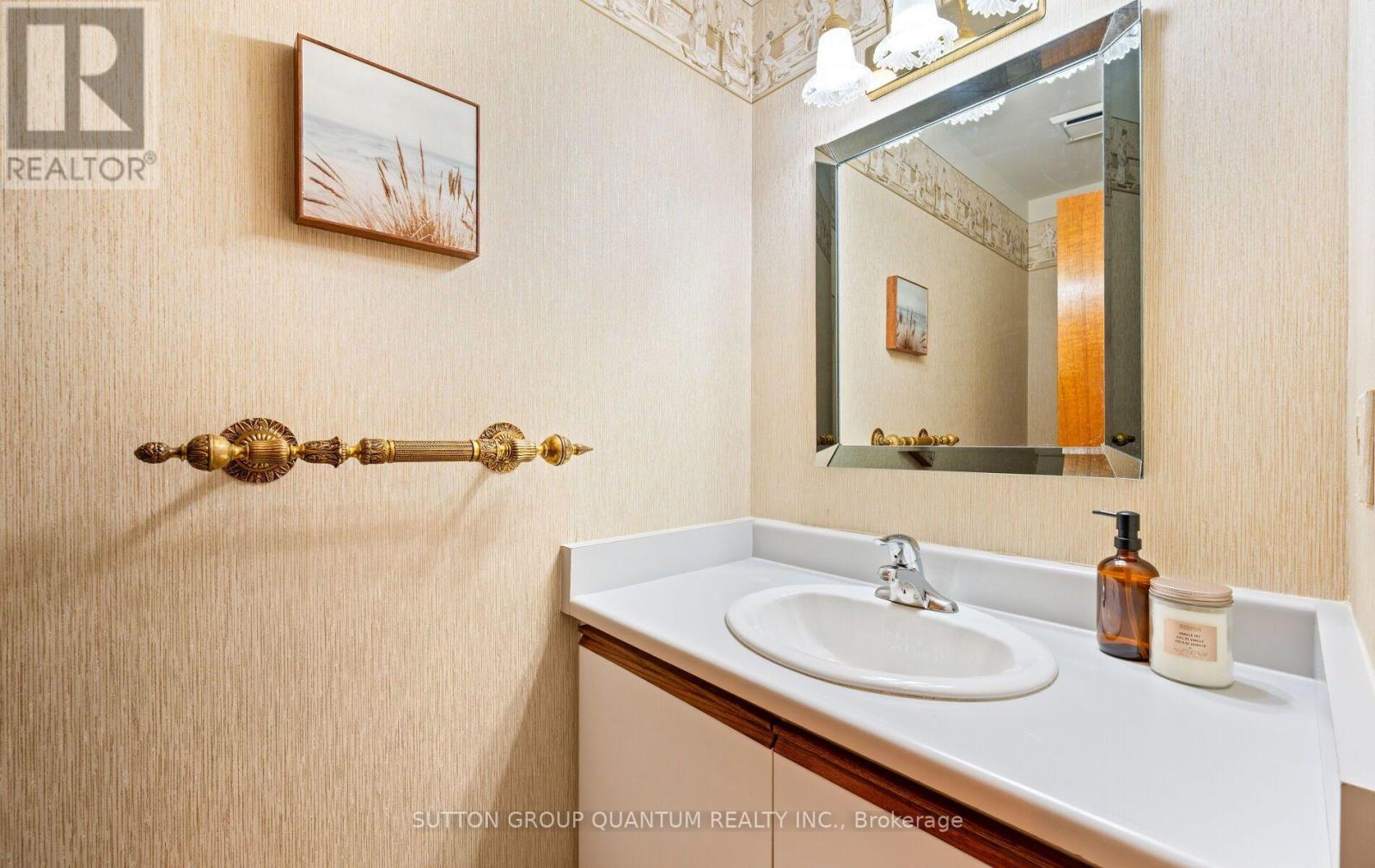 1896 Stoneybrook Court, Mississauga, Ontario  L5L 3W2 - Photo 18 - W13801364