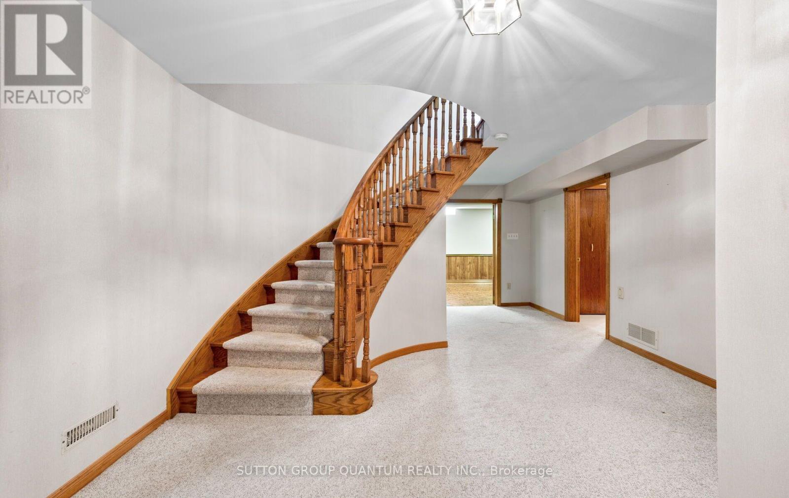 1896 Stoneybrook Court, Mississauga, Ontario  L5L 3W2 - Photo 33 - W13801364