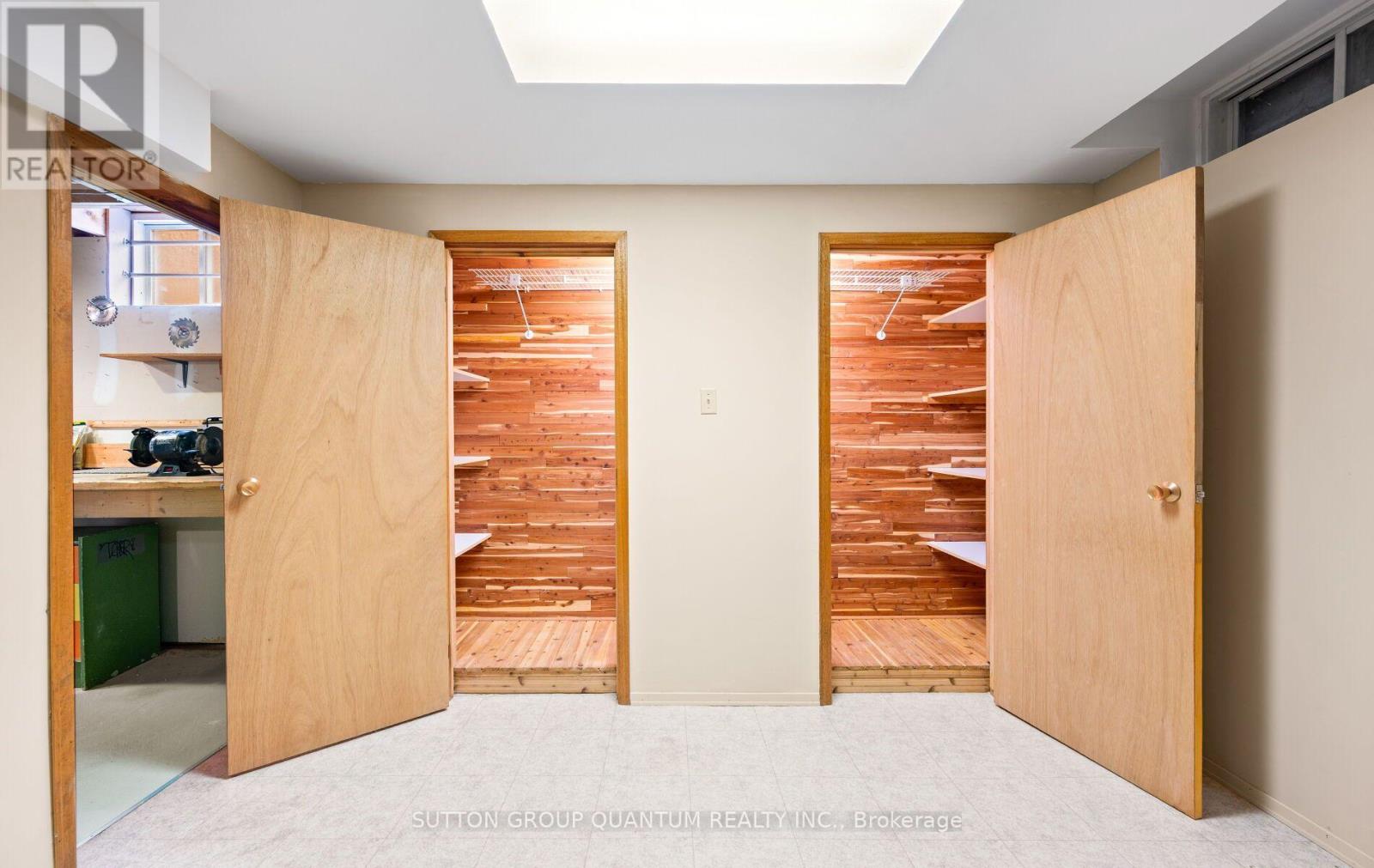 1896 Stoneybrook Court, Mississauga, Ontario  L5L 3W2 - Photo 36 - W13801364