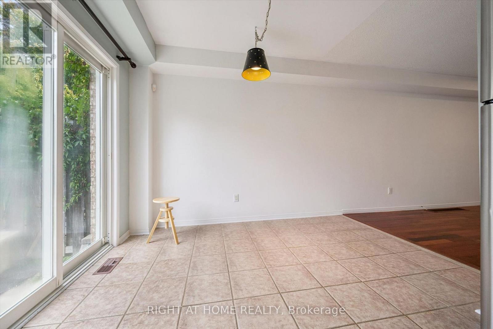 1219 Houston Drive, Milton, Ontario  L9T 6G3 - Photo 10 - W13801382