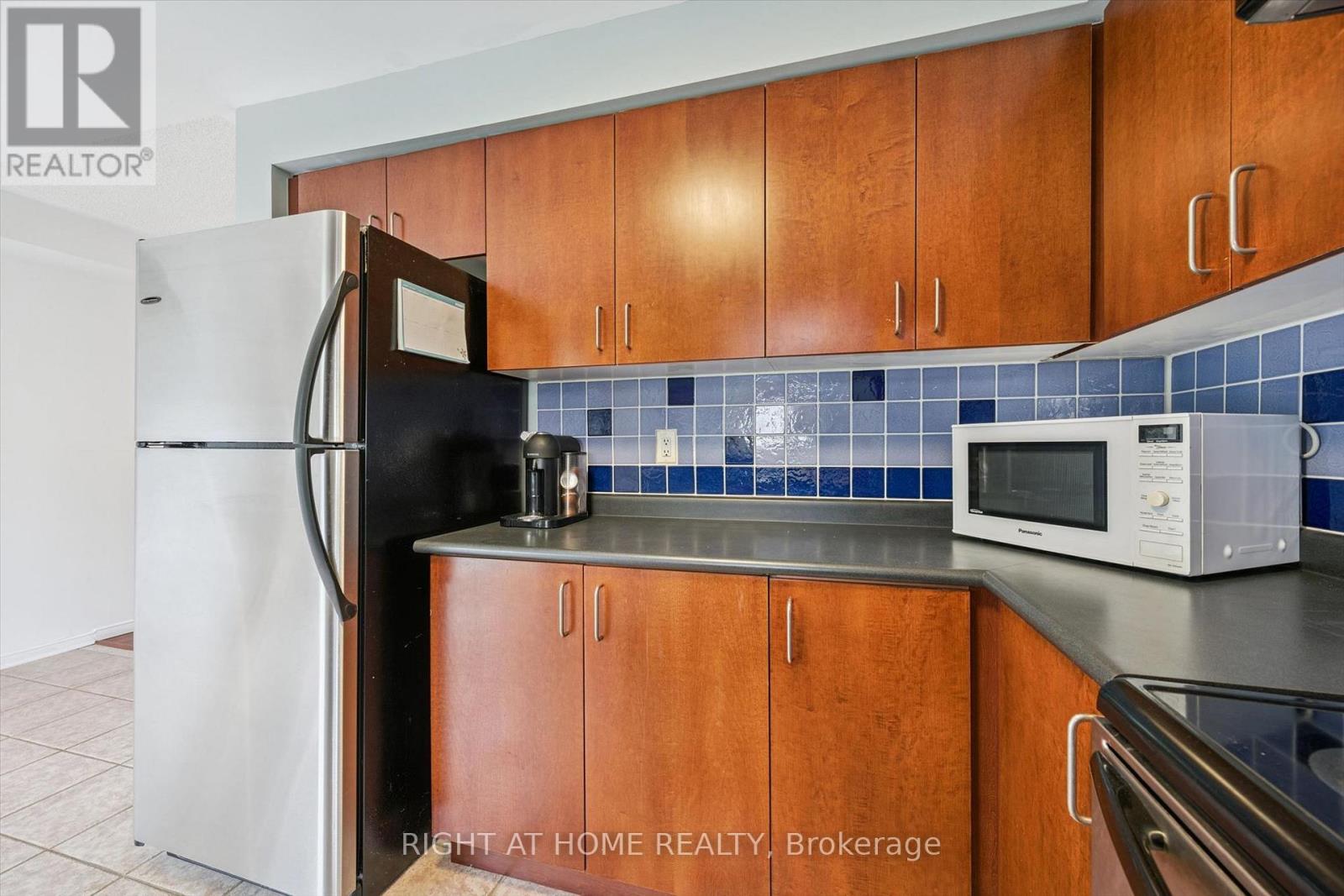 1219 Houston Drive, Milton, Ontario  L9T 6G3 - Photo 6 - W13801382
