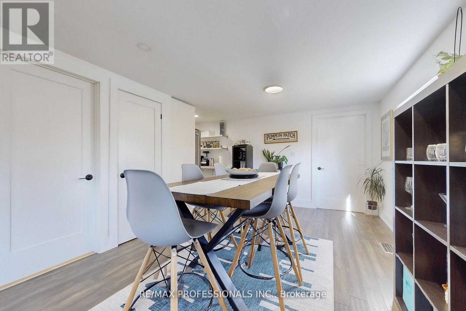 4 Martin Grove Road, Toronto, Ontario  M9B 4J9 - Photo 26 - W13801466