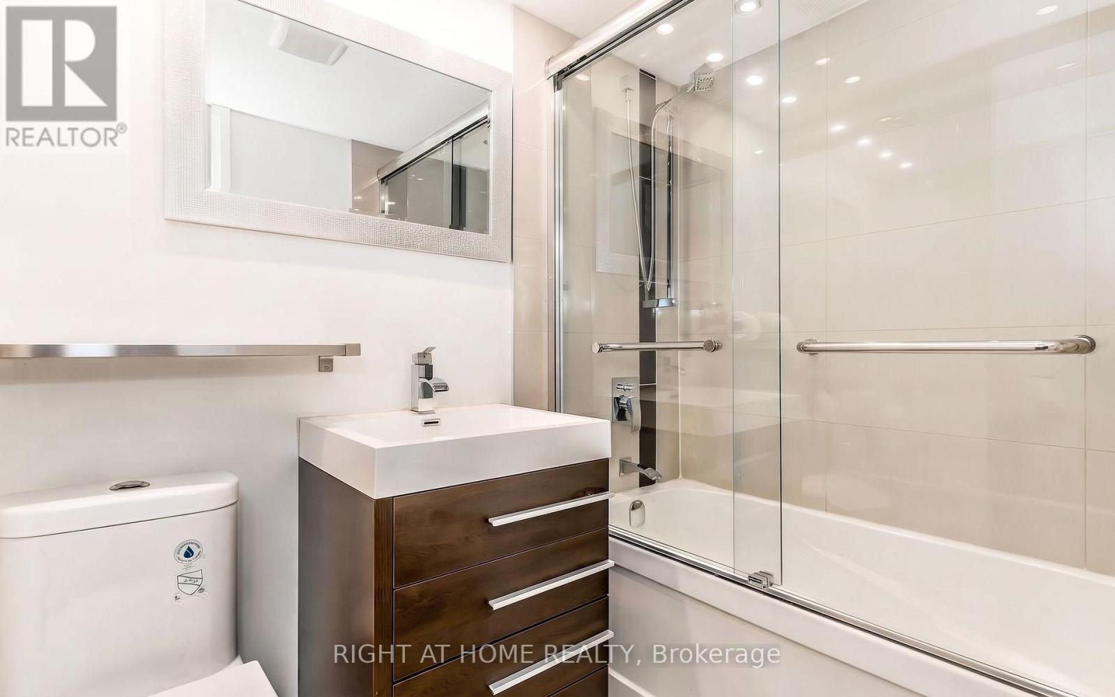 305 - 1300 Mississauga Valley Boulevard, Mississauga, Ontario L5A 3S8 - Photo 11 - W13801478