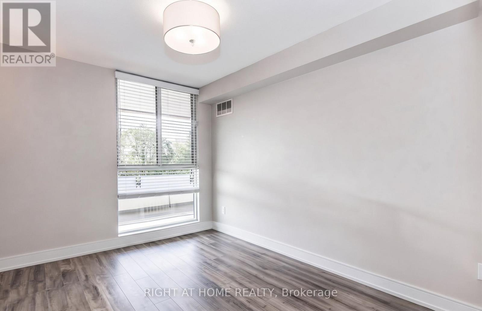 305 - 1300 Mississauga Valley Boulevard, Mississauga, Ontario L5A 3S8 - Photo 3 - W13801478