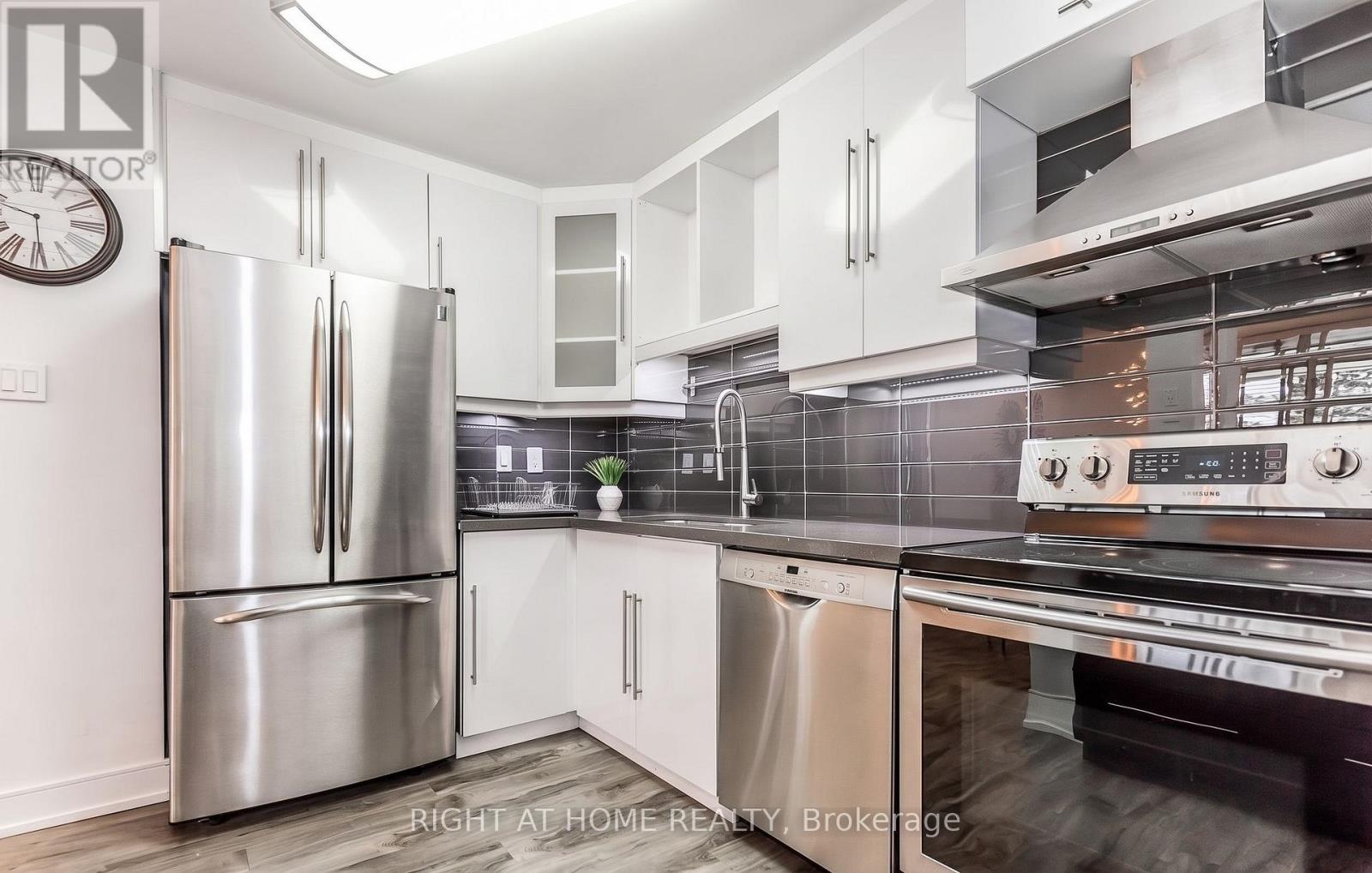 305 - 1300 Mississauga Valley Boulevard, Mississauga, Ontario L5A 3S8 - Photo 7 - W13801478