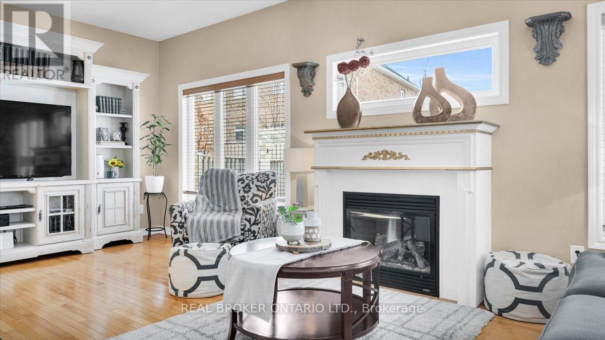 636 Serafini Crescent, Milton, Ontario  L9T 7P1 - Photo 10 - W13801492