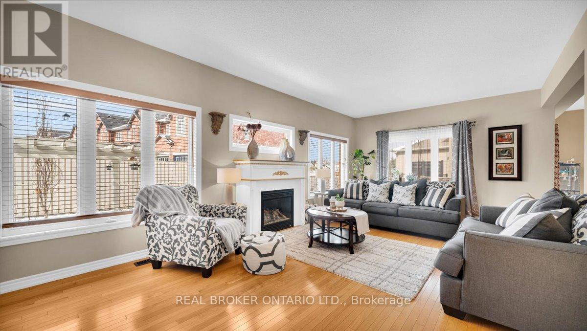 636 Serafini Crescent, Milton, Ontario  L9T 7P1 - Photo 11 - W13801492