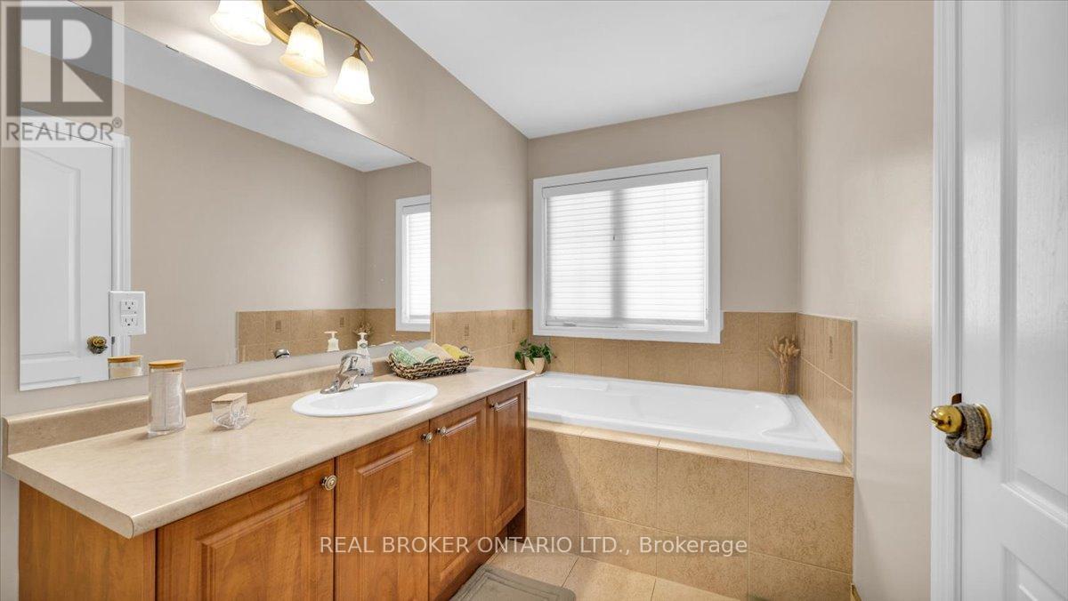 636 Serafini Crescent, Milton, Ontario  L9T 7P1 - Photo 23 - W13801492