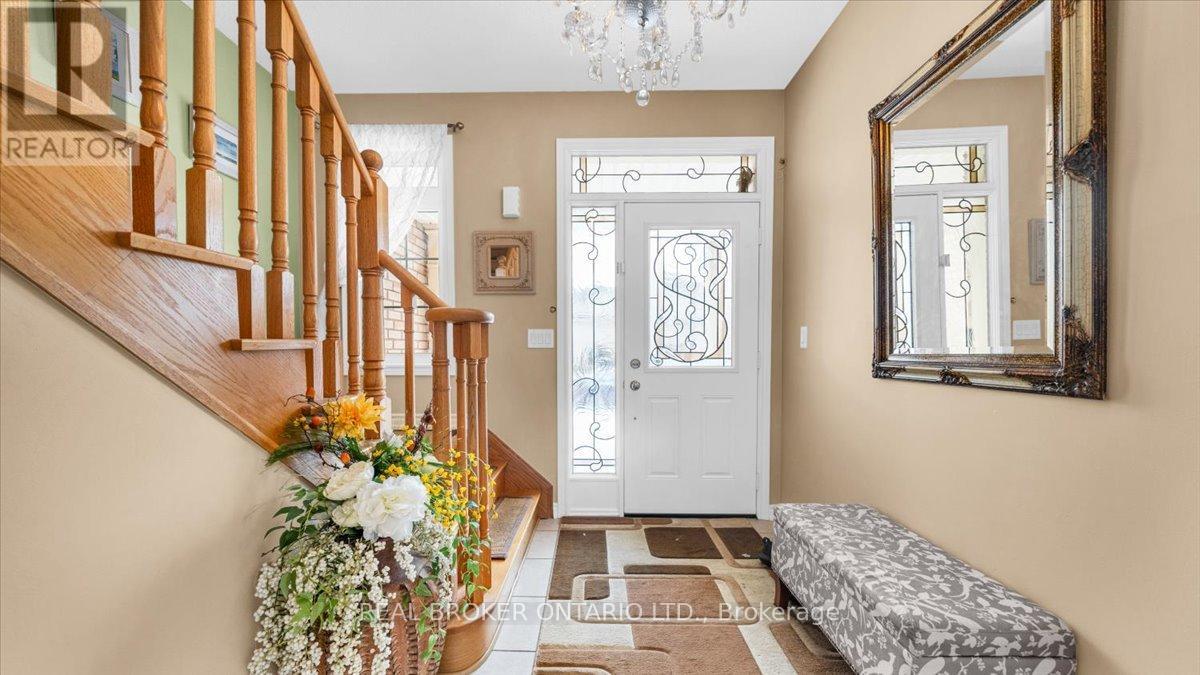 636 Serafini Crescent, Milton, Ontario  L9T 7P1 - Photo 6 - W13801492