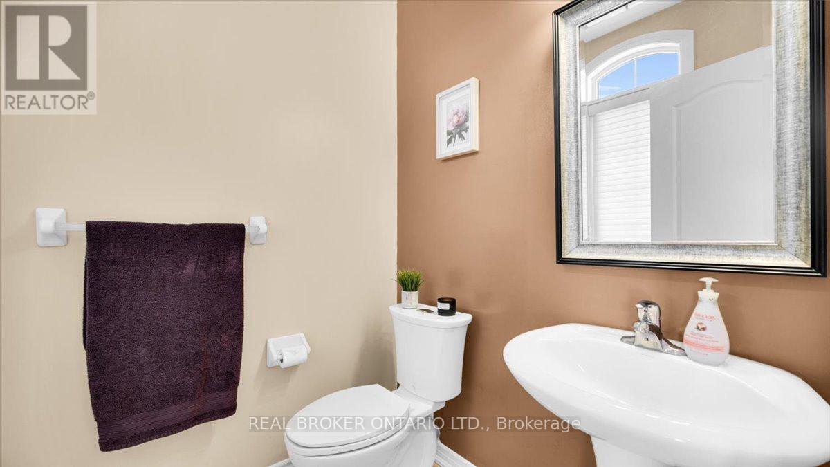 636 Serafini Crescent, Milton, Ontario  L9T 7P1 - Photo 8 - W13801492