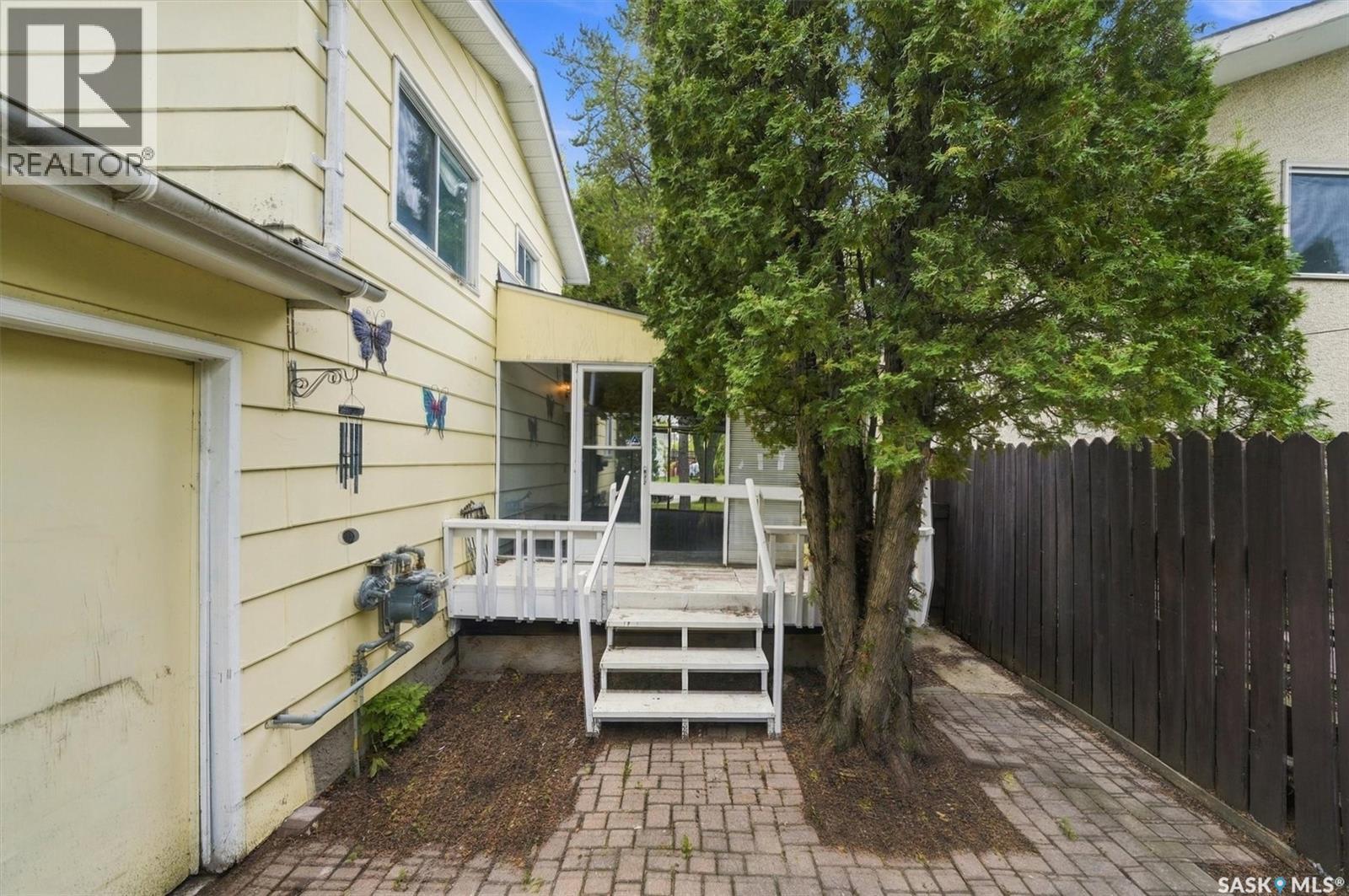 502 Michener Way, Saskatoon, Saskatchewan  S7L 5V4 - Photo 39 - SK048113