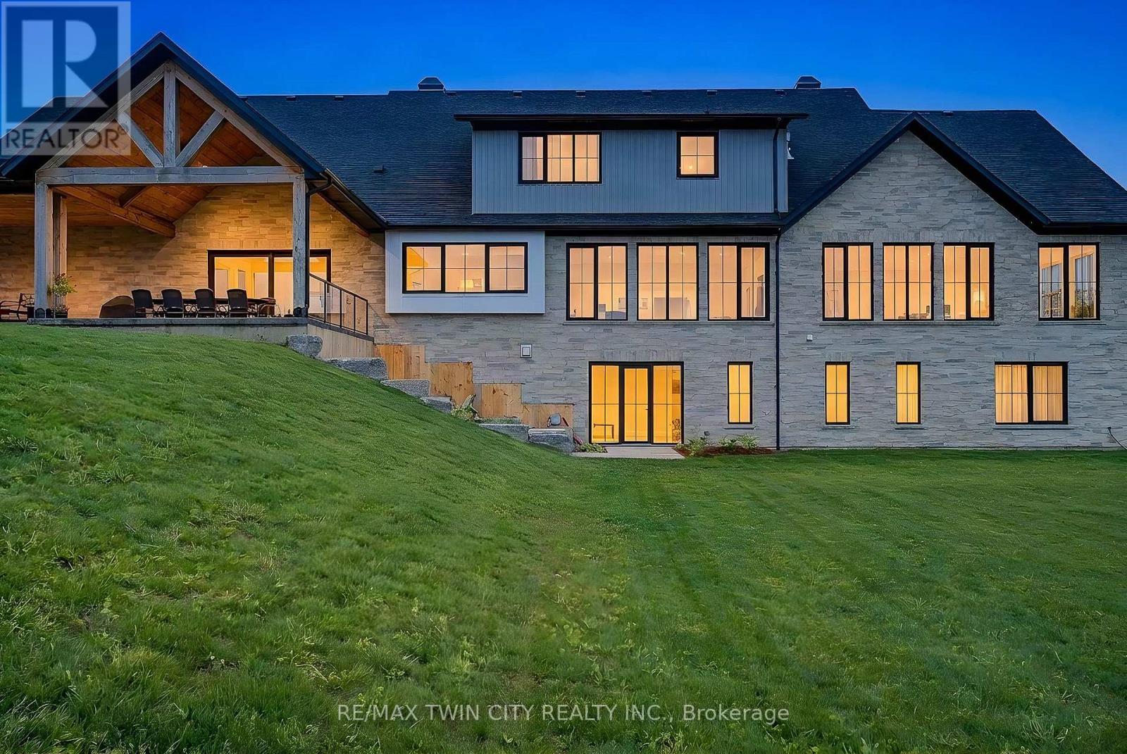 742 COUNTRY SQUIRE ROAD, Waterloo, Ontario